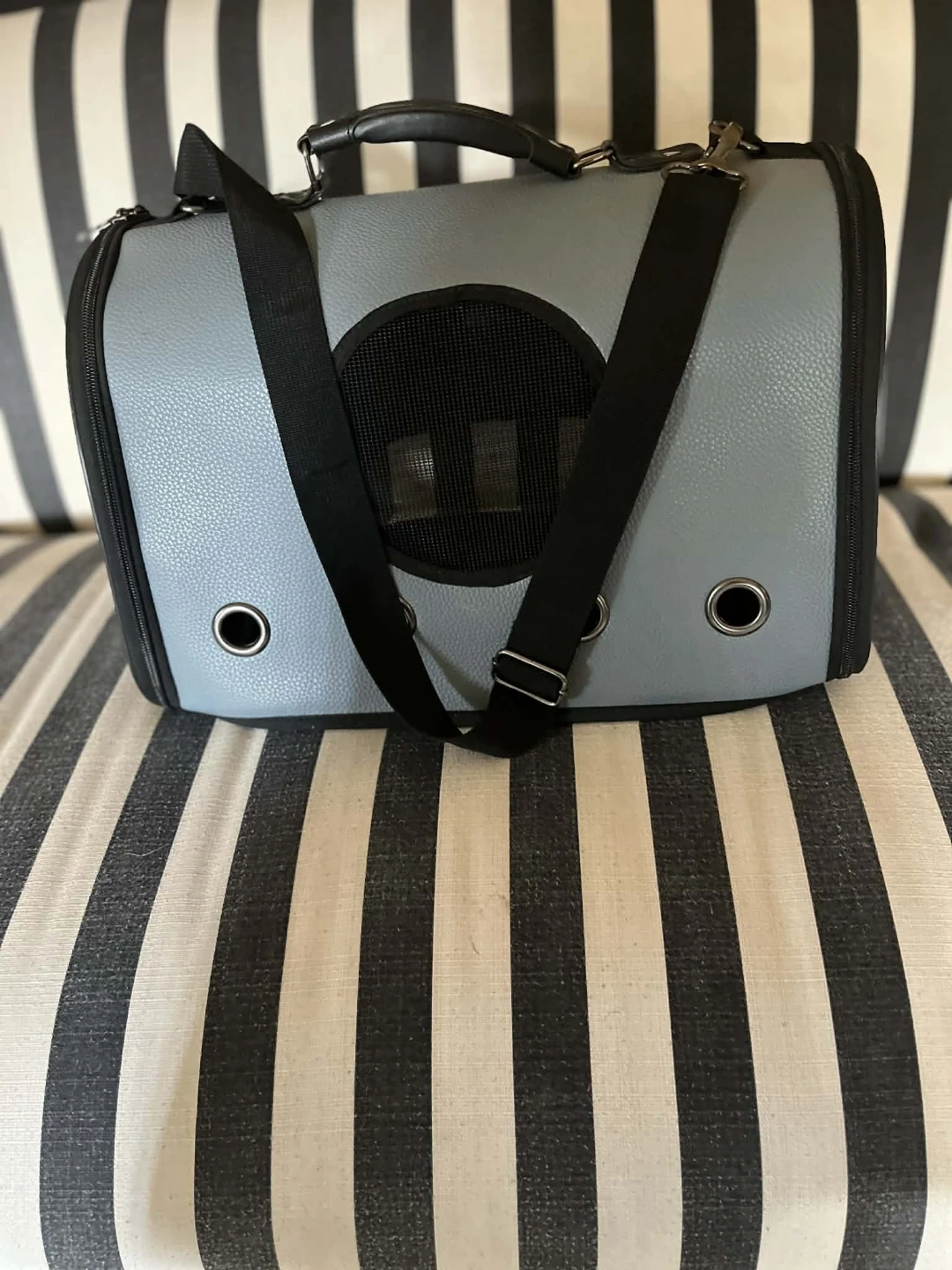 Soft side pet carrier, NEW