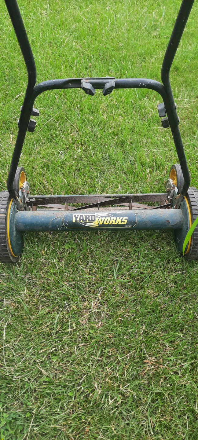 Yardworks Push Reel Mower - photo 2