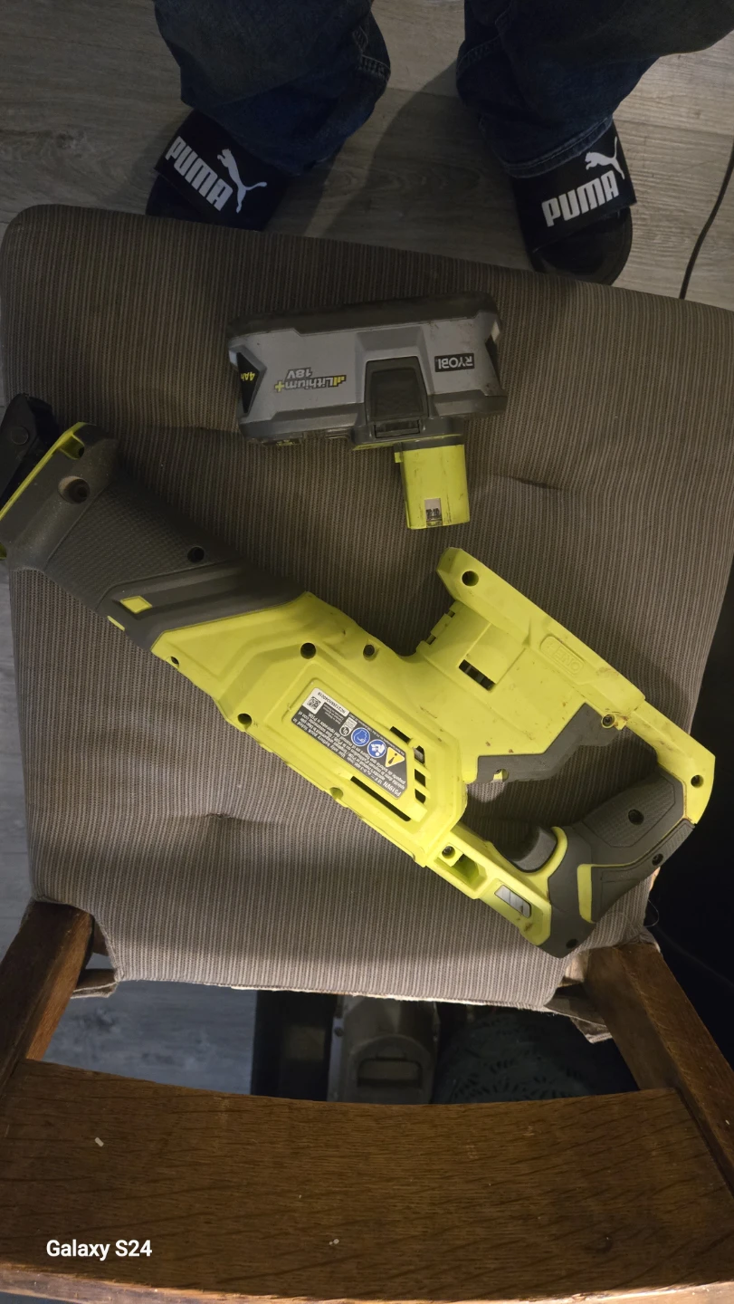Ryobi ONE+ 18V Cordless Reciprocating Saw with 4.0Ah Battery - photo 2
