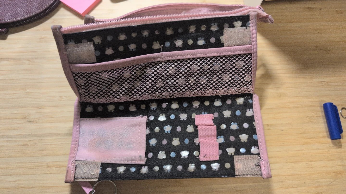 ⚽ Pink Sheep Pencil Case - photo 2