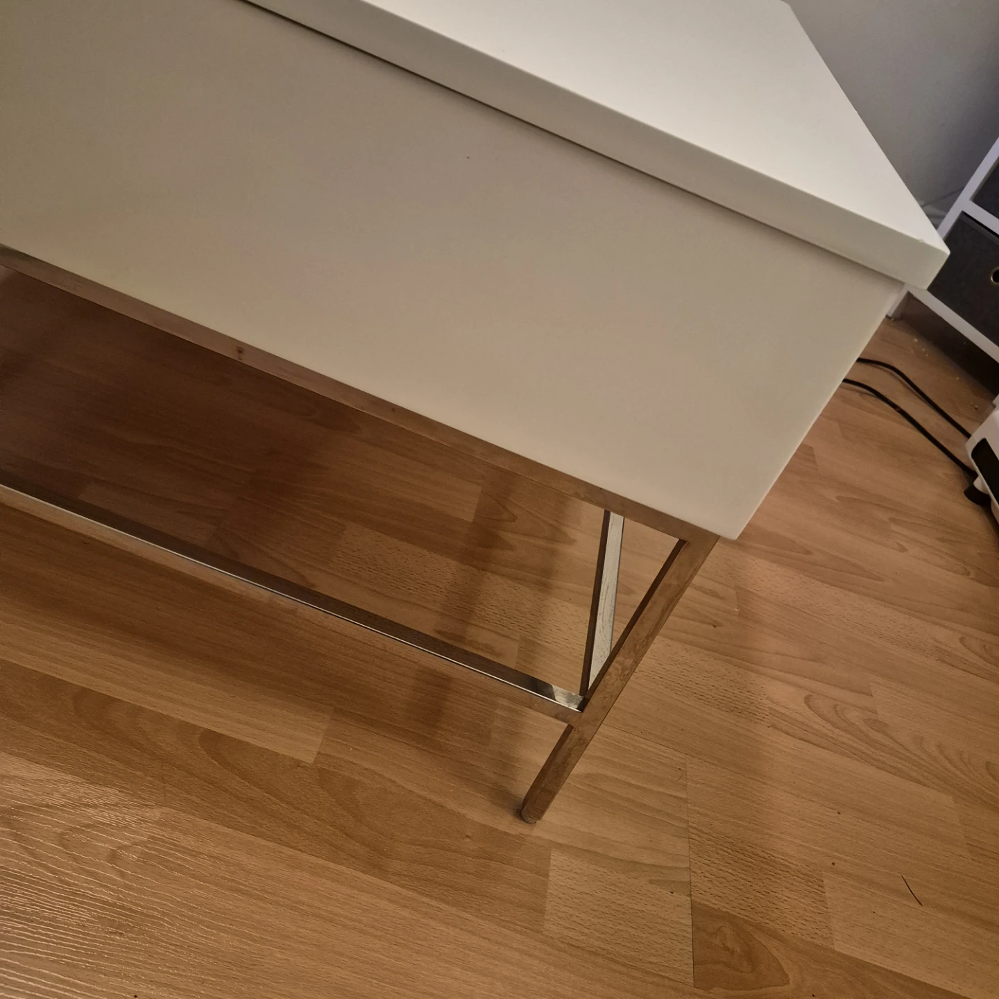 Structube lift top coffee table white laquer - photo 3