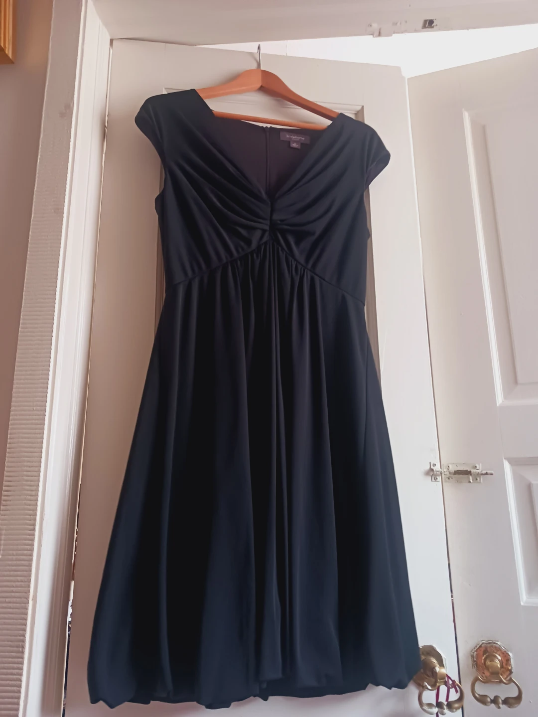 New !! Liz Claiborne Black Cap Sleeve V-Neck Dress