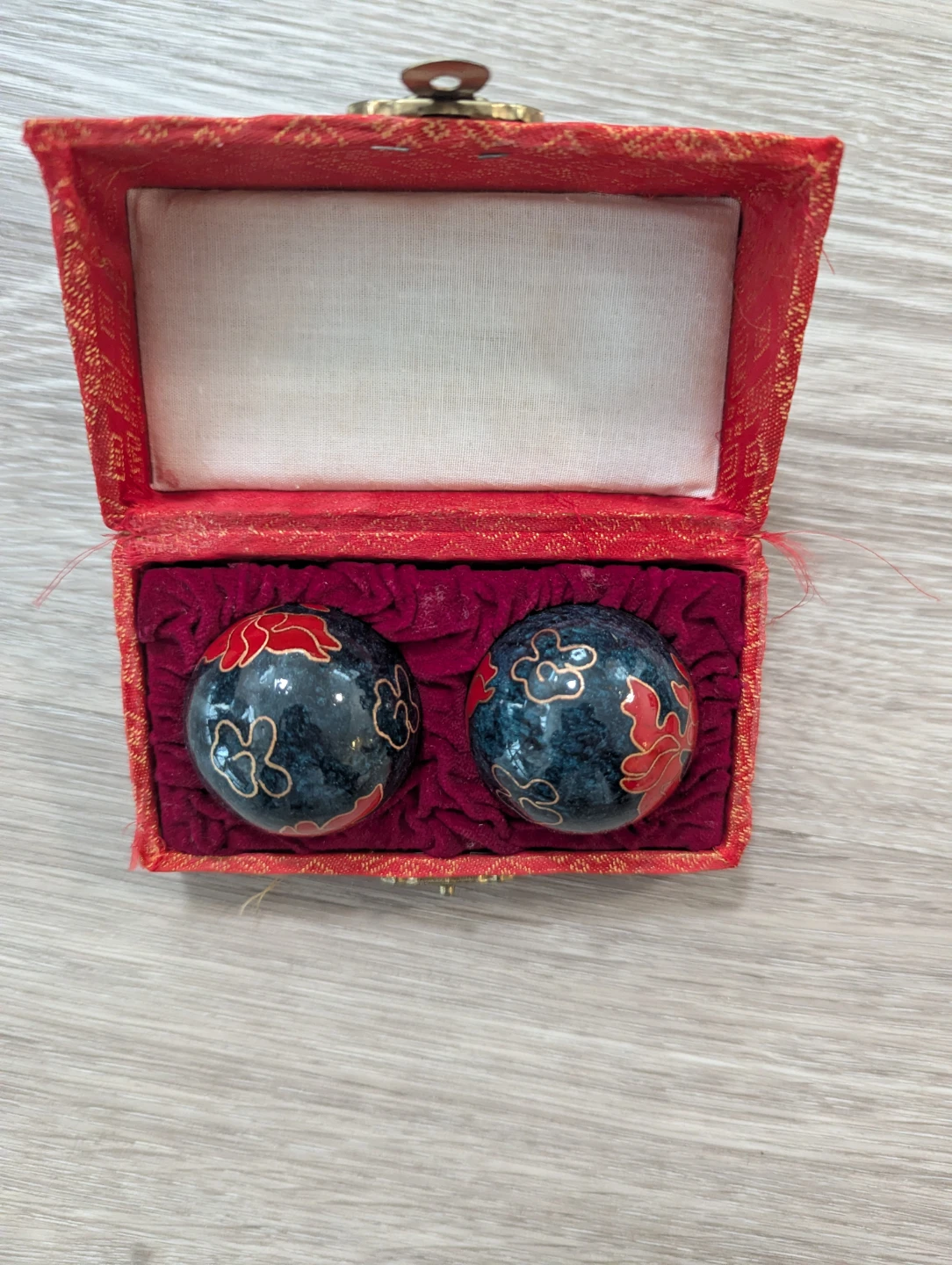 ⚽ Chinese Stress Balls Set with Decorative Box