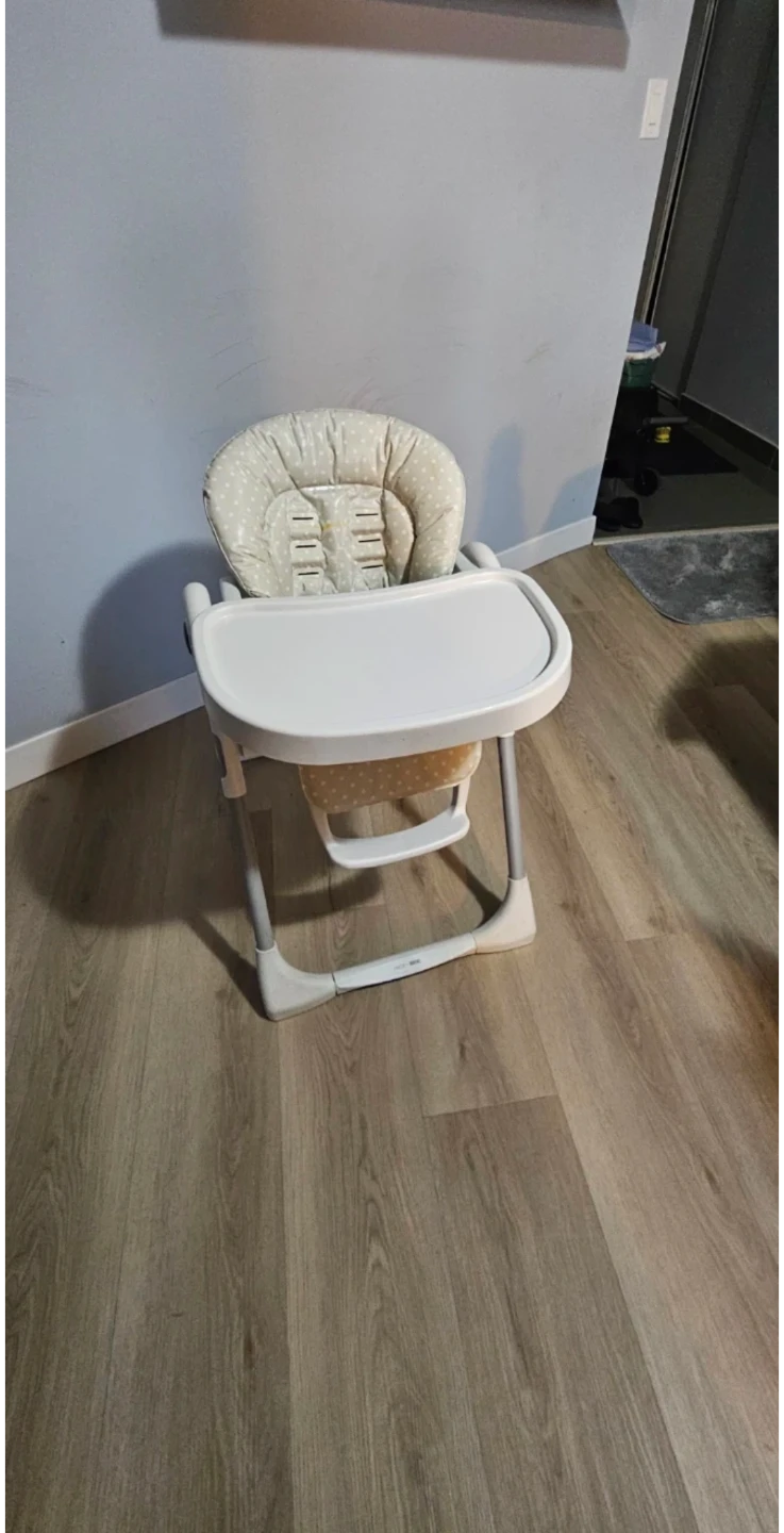 High chair - photo 3