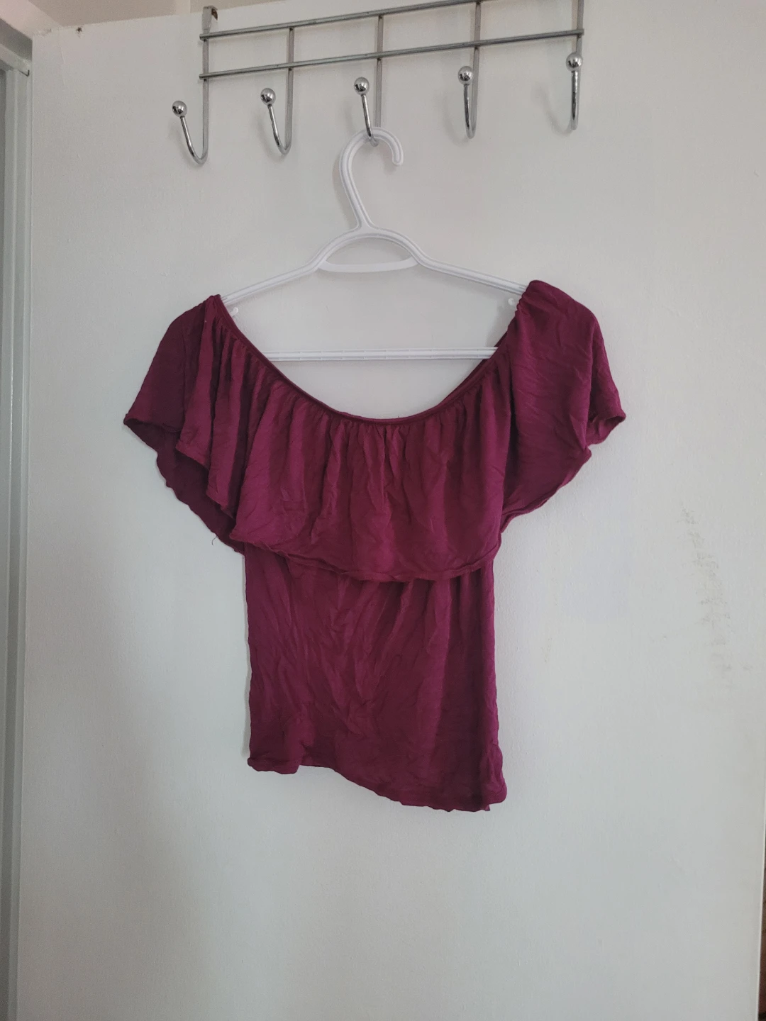Off-the-shoulder ruffled top