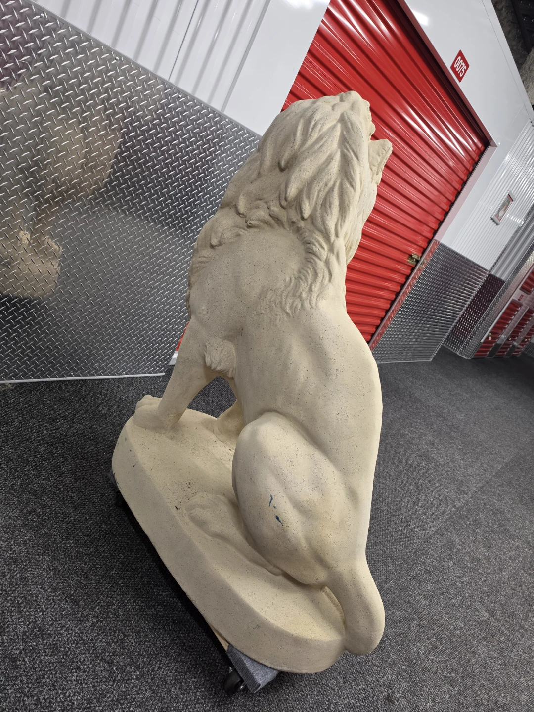 Stately Chateau Lion Right Facing Garden Statue - photo 3