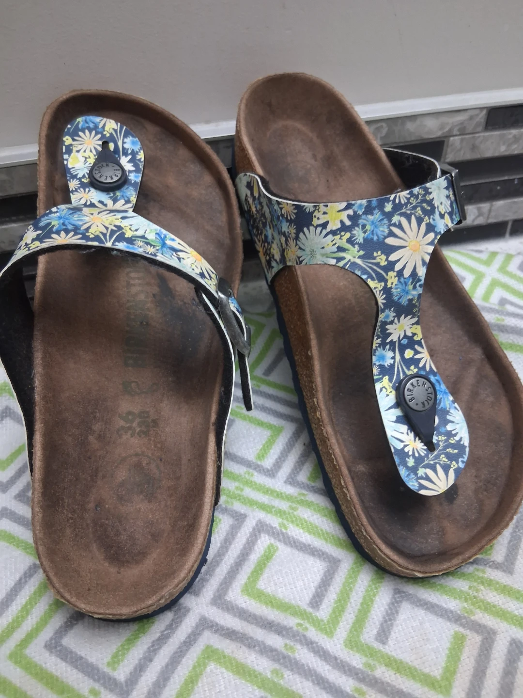 Birkenstock Gizeh  SIZE 36 Floral Sandals Size 36