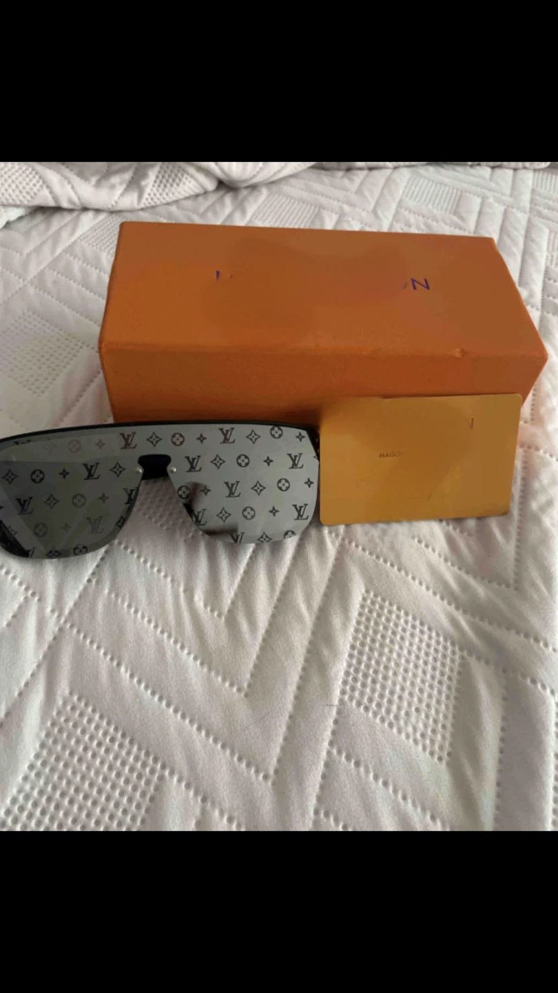 Louis Vuitton Sunglasses (read description) - photo 3