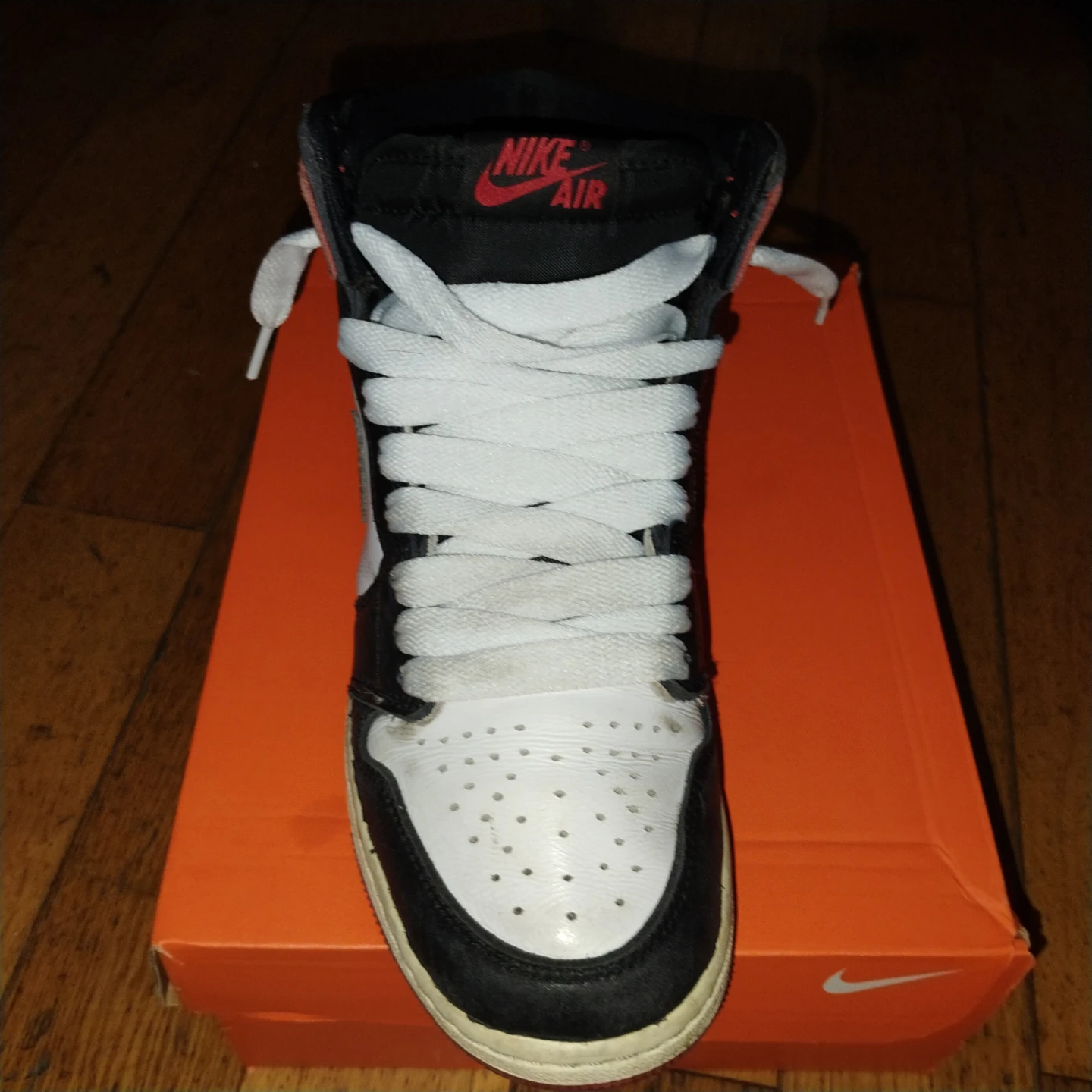 Nike Air Jordan 1 High OG Chicago - photo 2