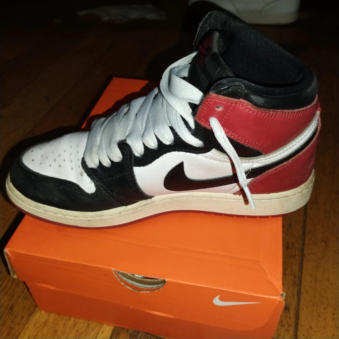 Nike Air Jordan 1 High OG Chicago - photo 3
