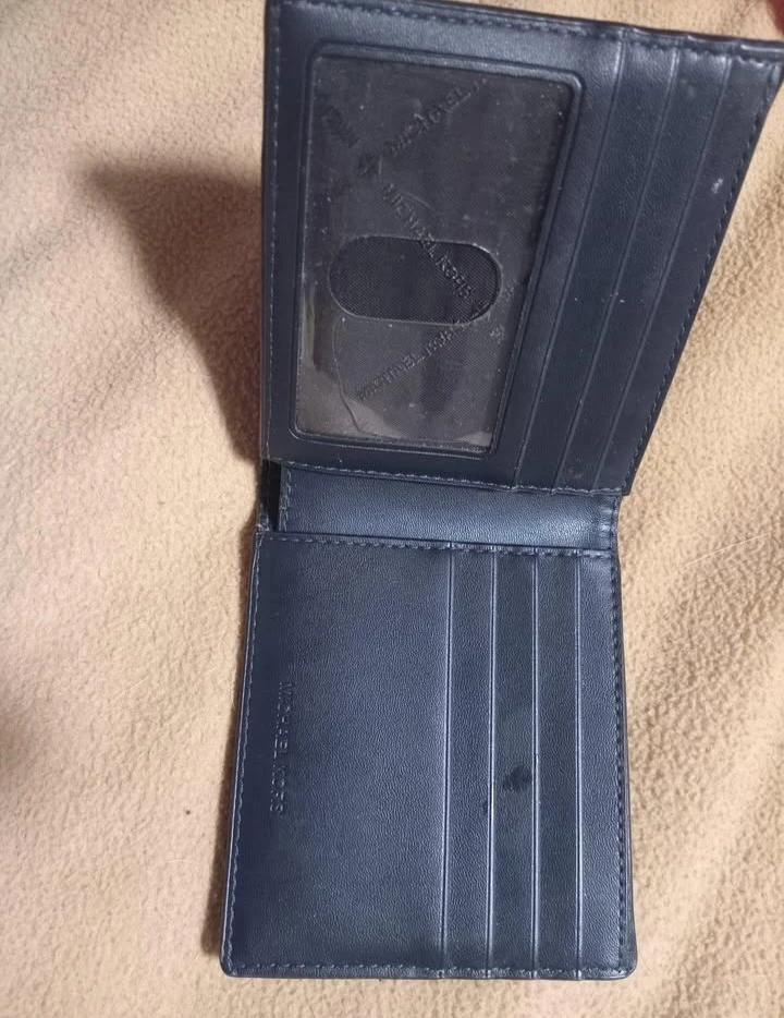 Michael Kors Bifold Wallet - photo 2