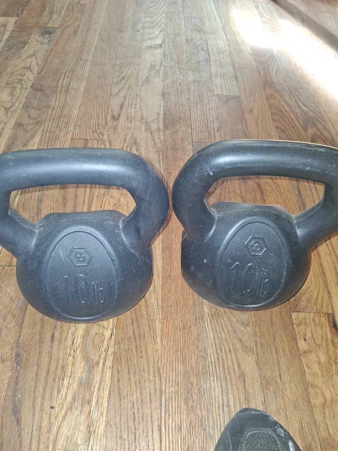 2 x 10 lb Kettlebells