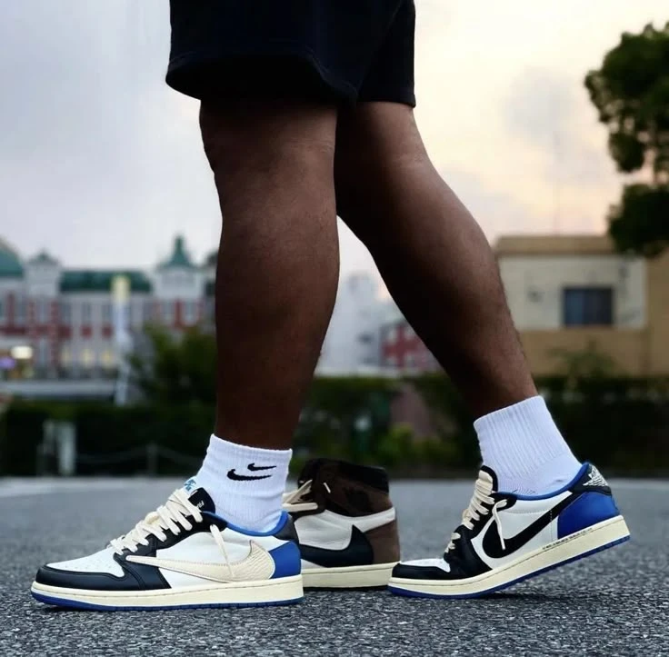 Nike Air Jordan 1 Low x Travis Scott x Fragment - photo 4