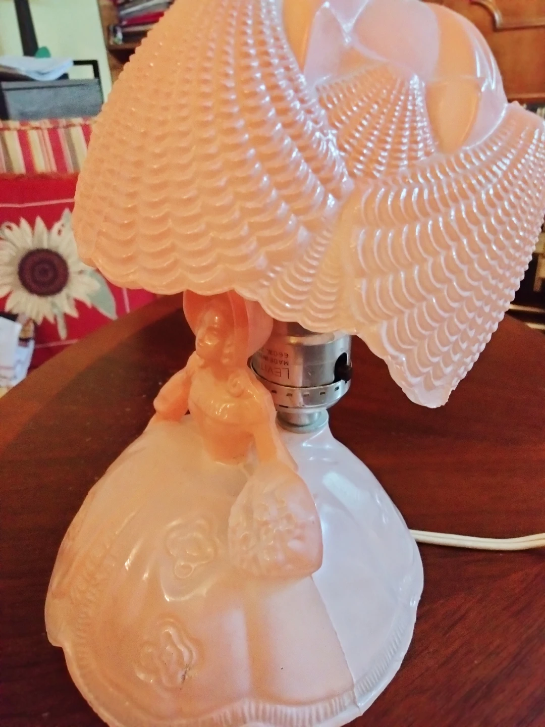 Pink Vintage southern belle Figurine Lamp - photo 4
