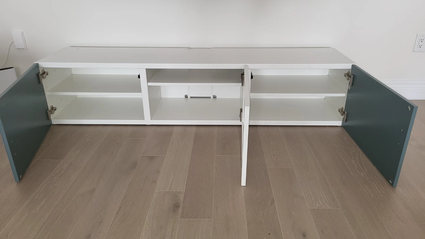 IKEA Besta TV Unit (3-Door) – Excellent Condition - photo 3