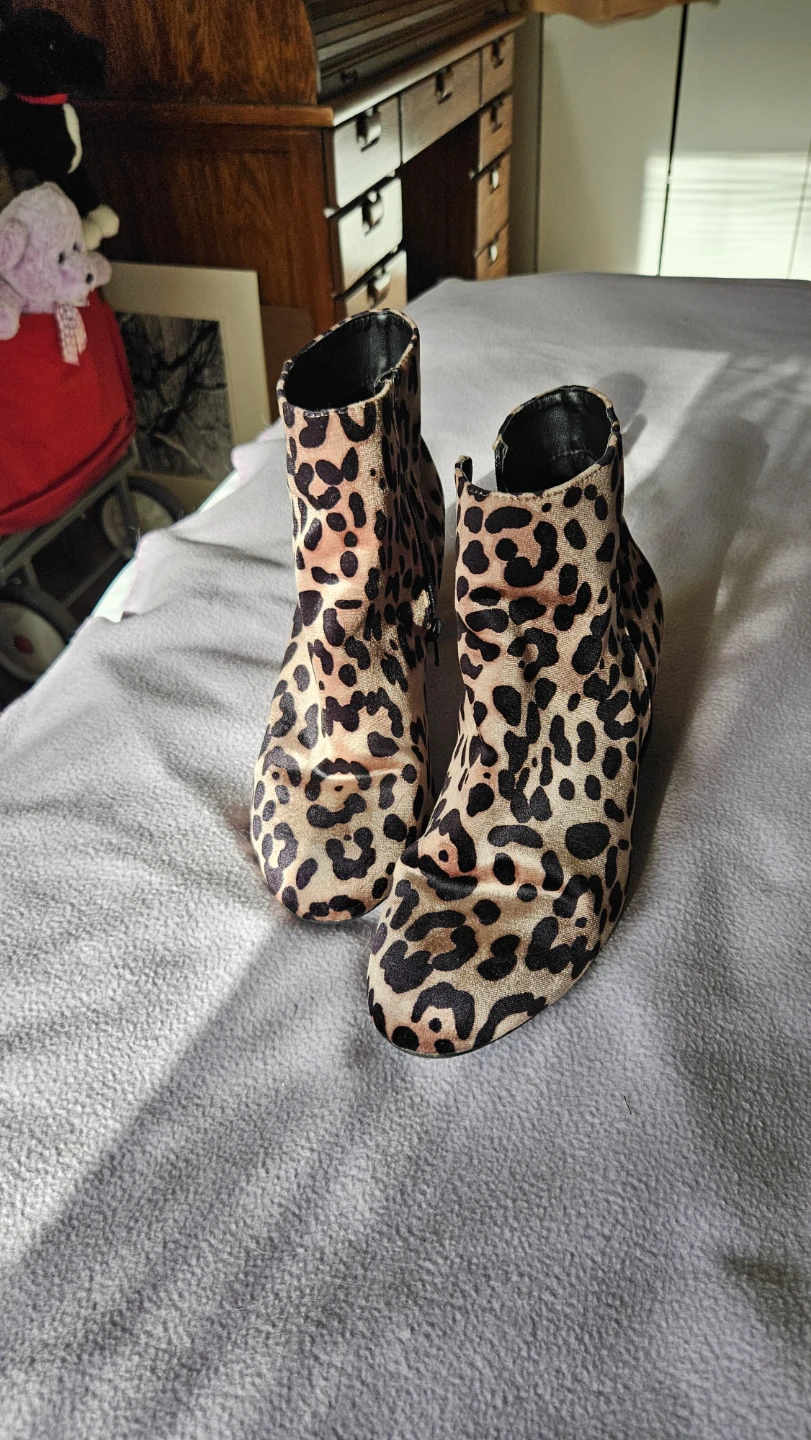 Leopard Print Ankle Boots SZ 9