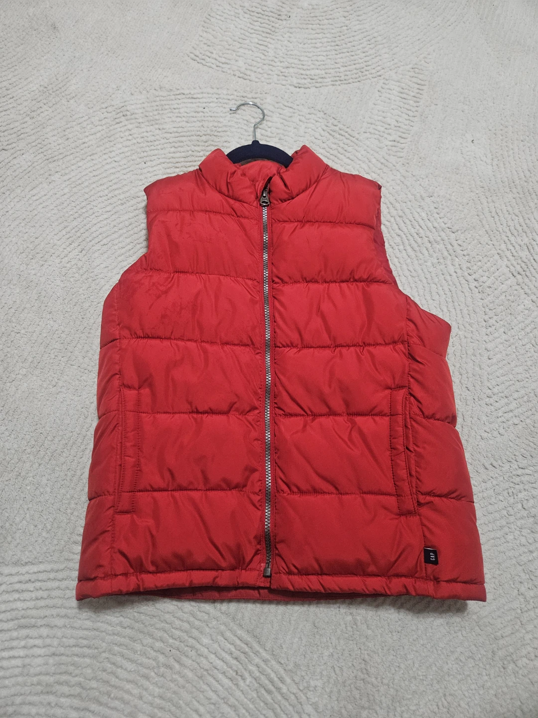 GAP Kids Red Puffer Vest Size 10    12  años - photo 3