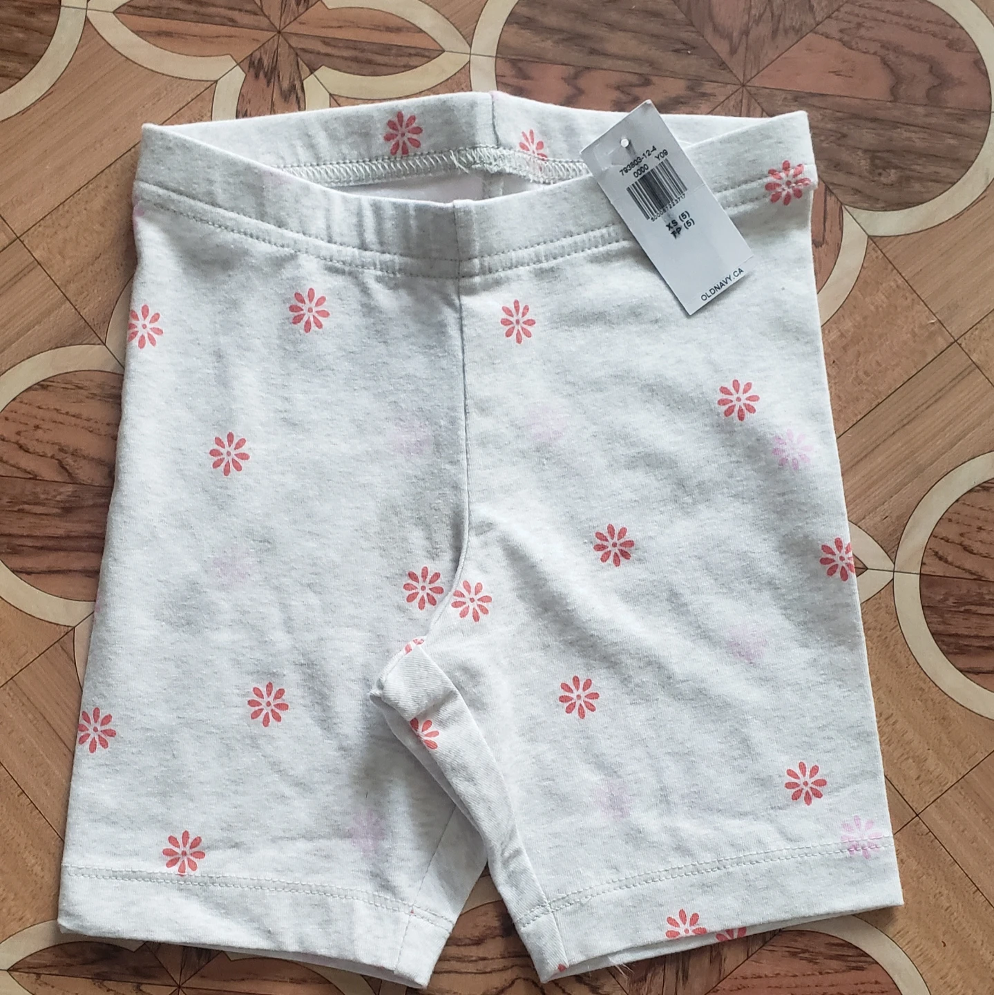 Brand new Girls Old Navy Cute Shorts 4Pcs - photo 2