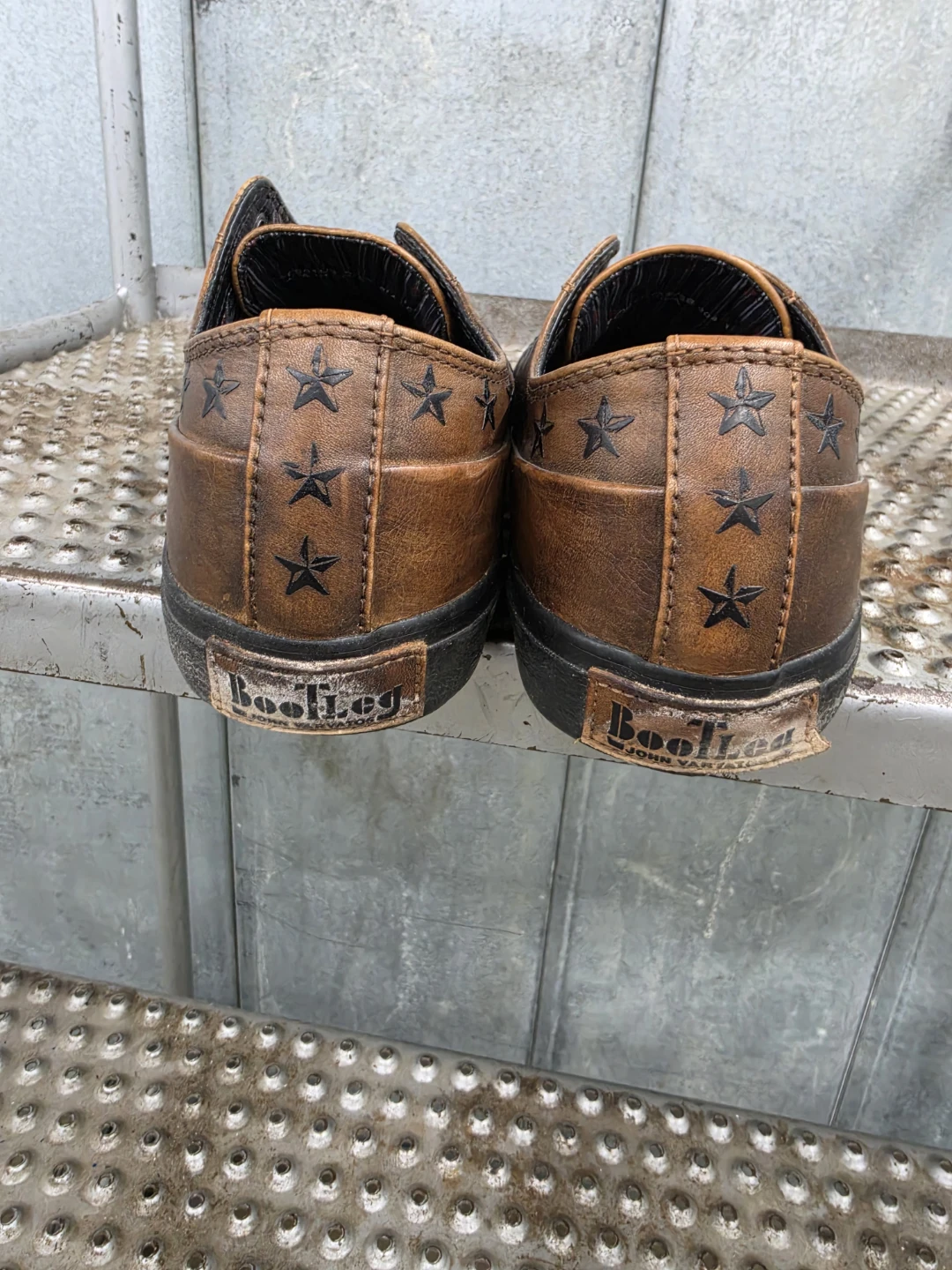 John Varvatos "Boolig" Brown Leather Star Sneakers - photo 2