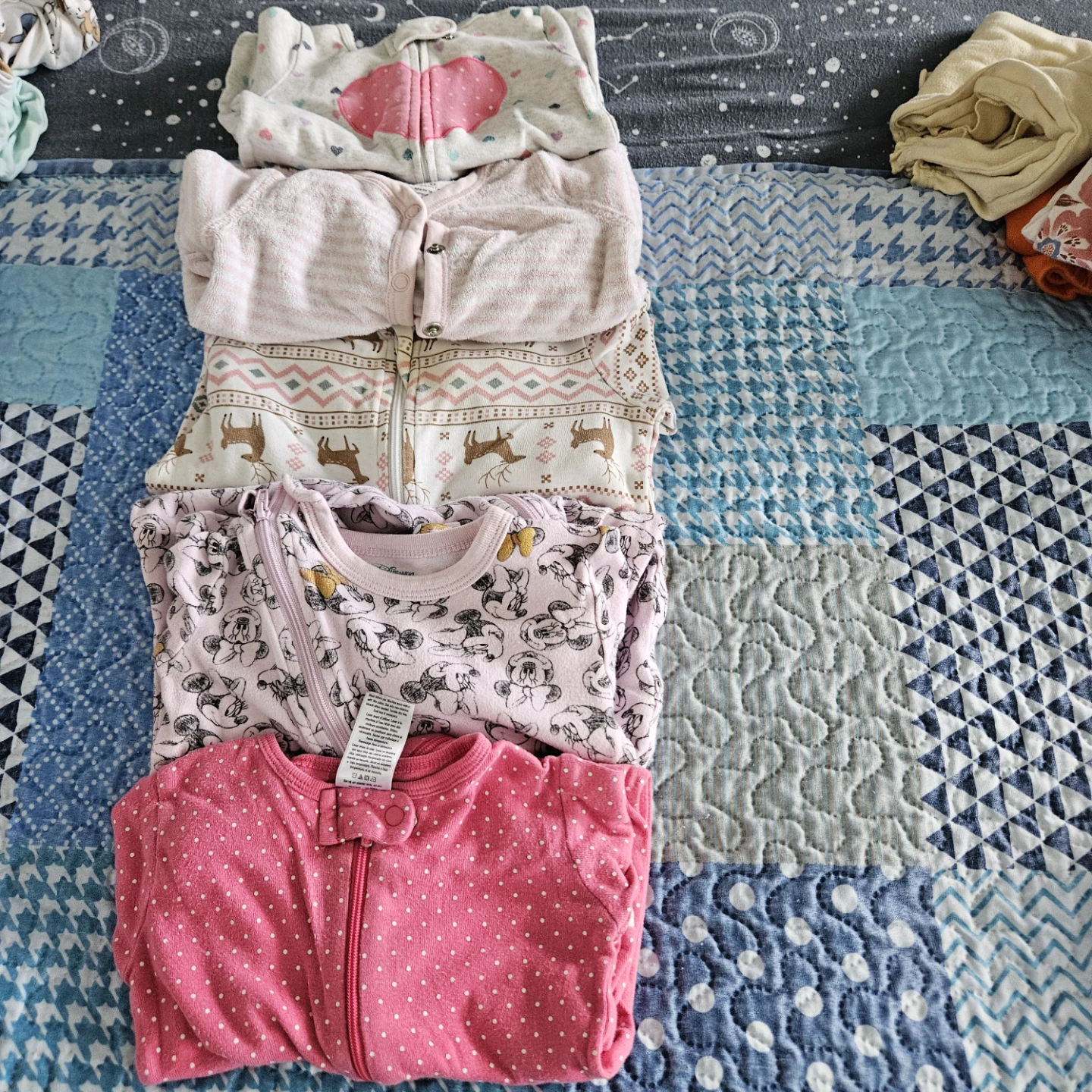 6month Bundle of 5 Baby Sleepers / Onesies - photo 2