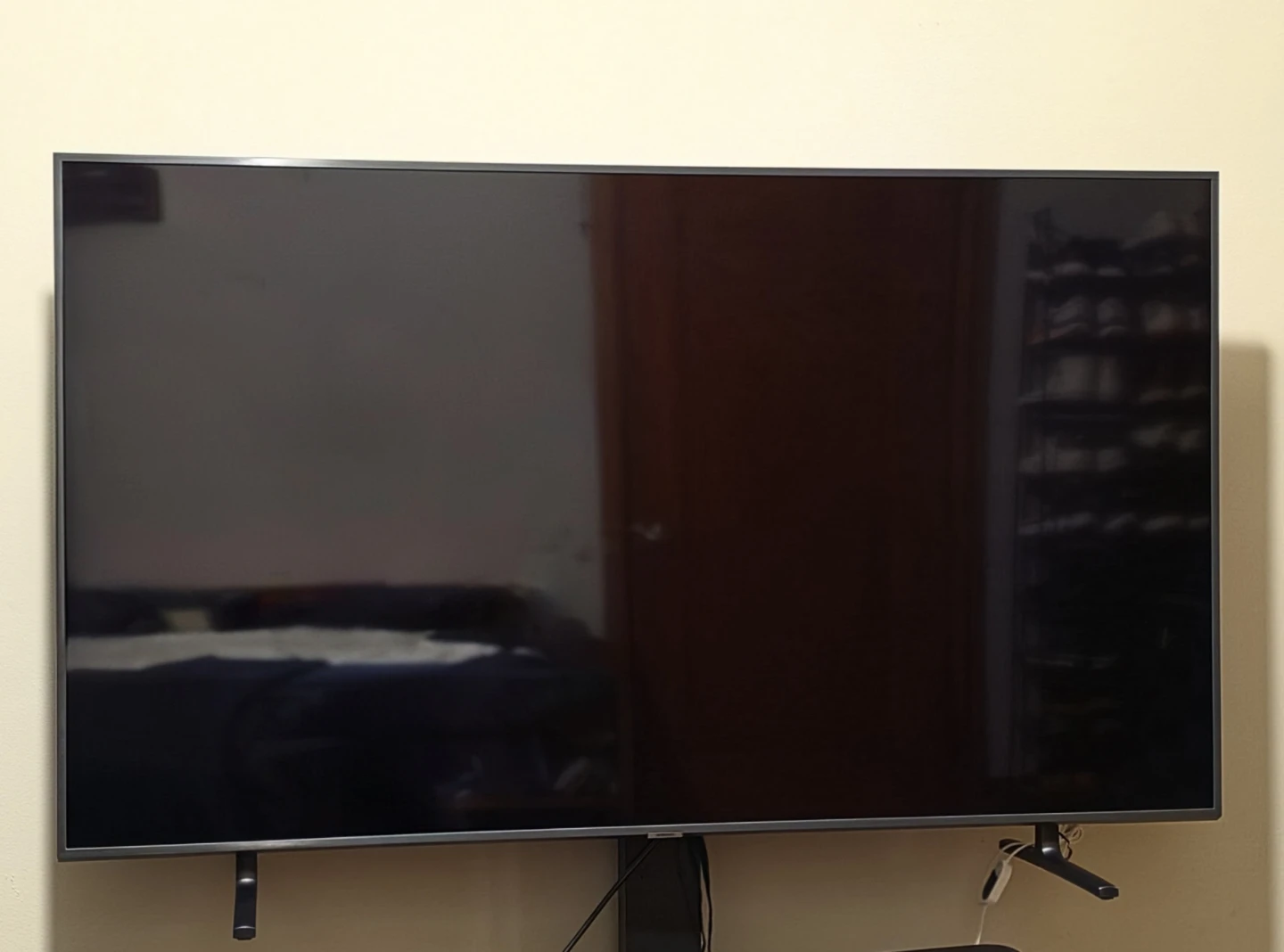 65' Smart TV SAMSUNG Class 8 Series UN65RU8000FXZA - photo 2