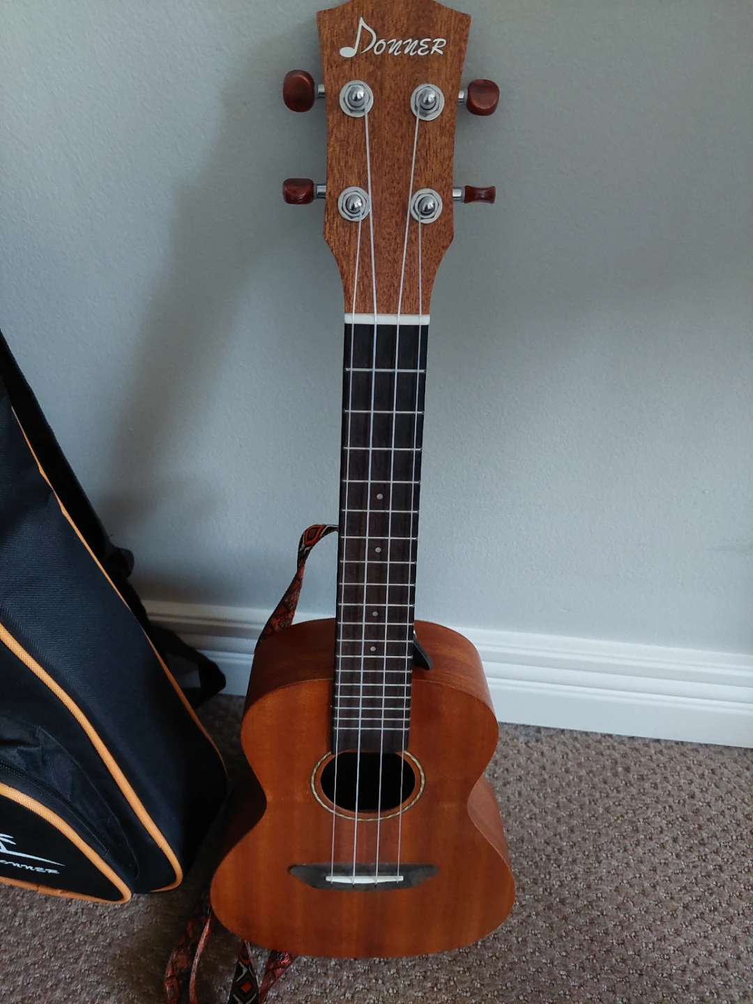 Ukulele - photo 3