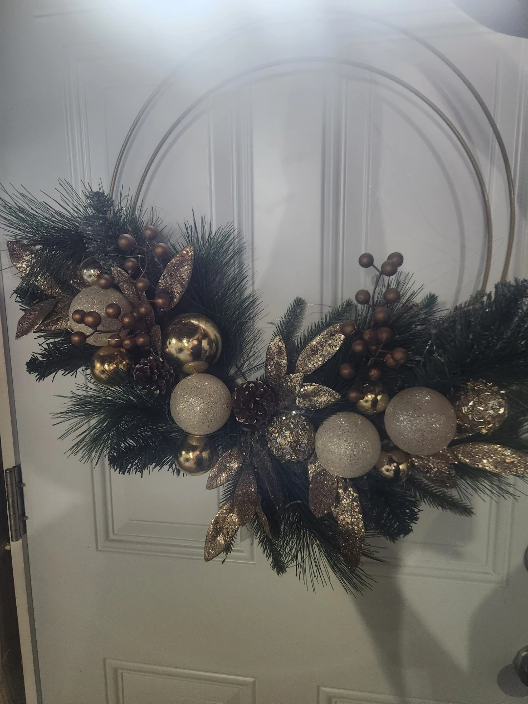 Decorative Christmas Wreath with Ornaments ⚽