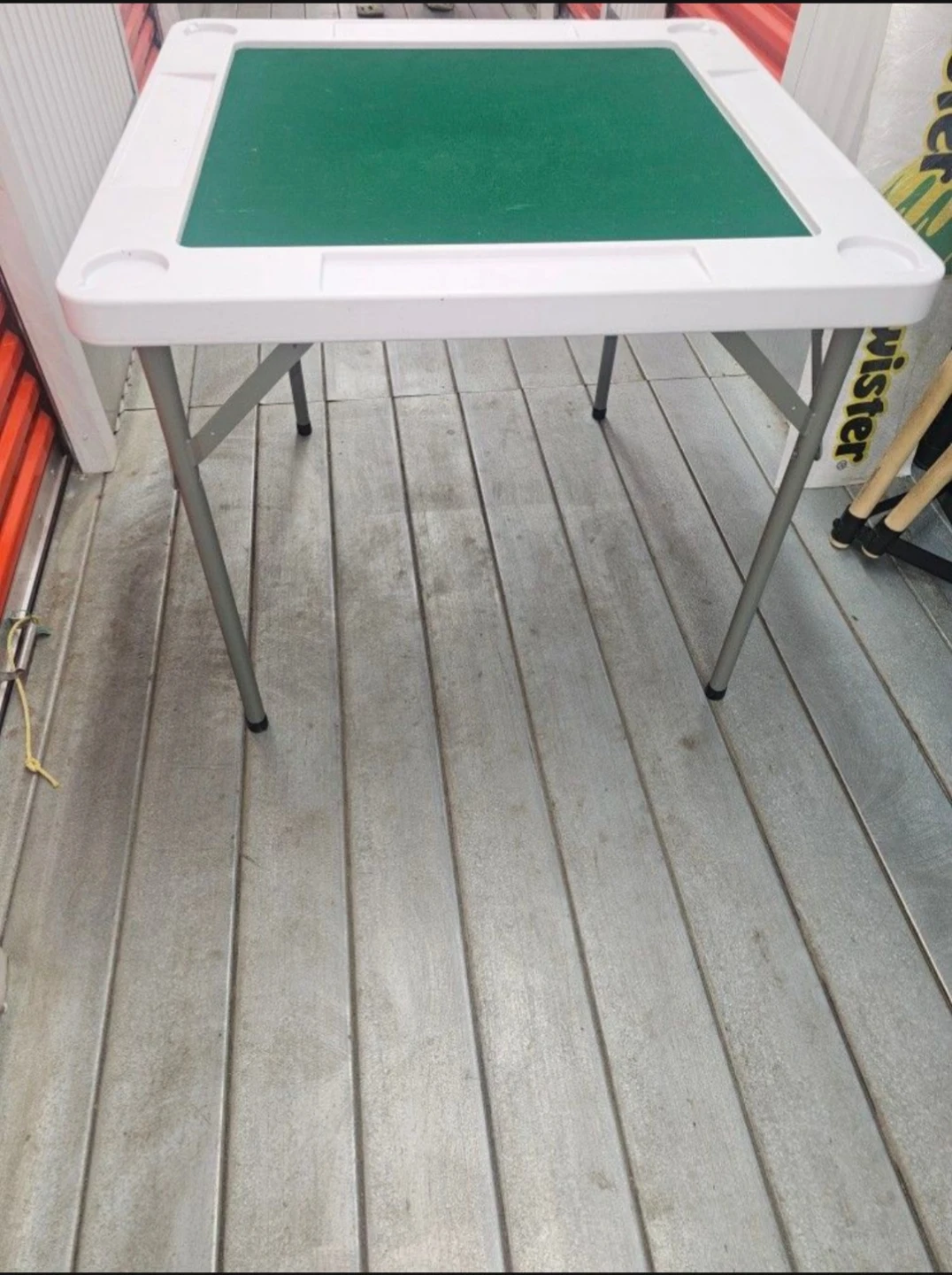 Playing table