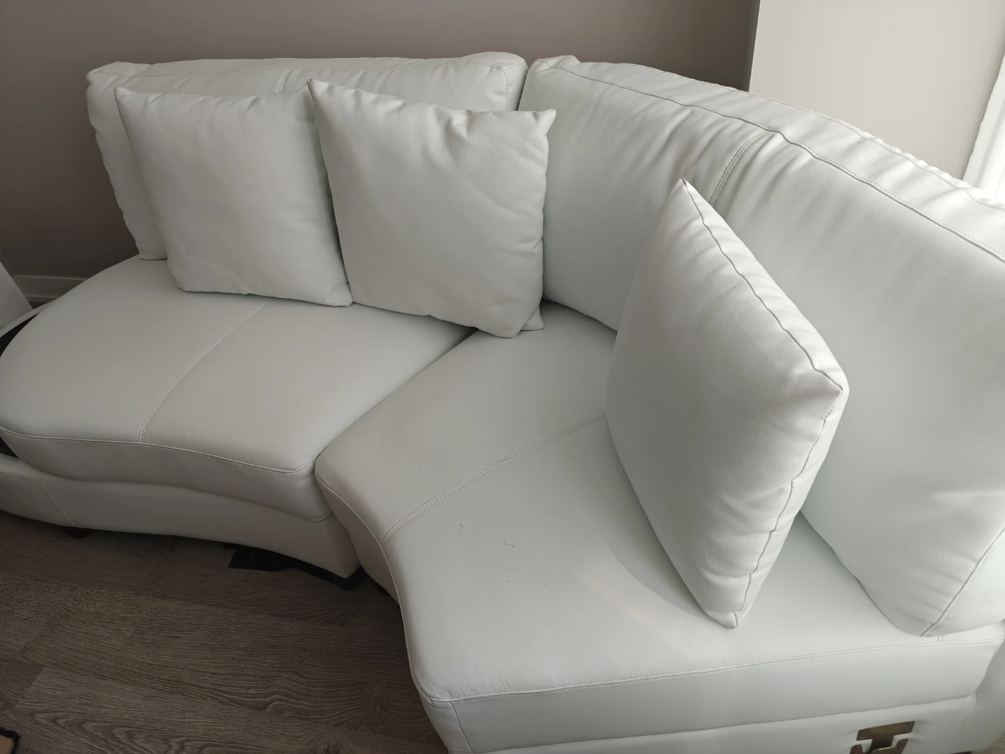 White faux leather couch set - photo 4