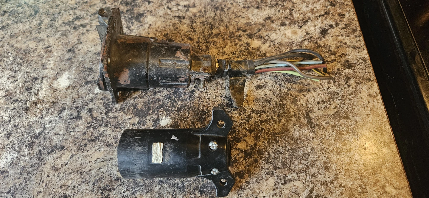 7-Way Trailer Plug and Socket