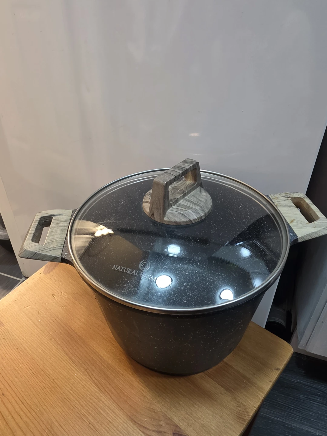 DJVHSRI Soup Pot with Lid - photo 2