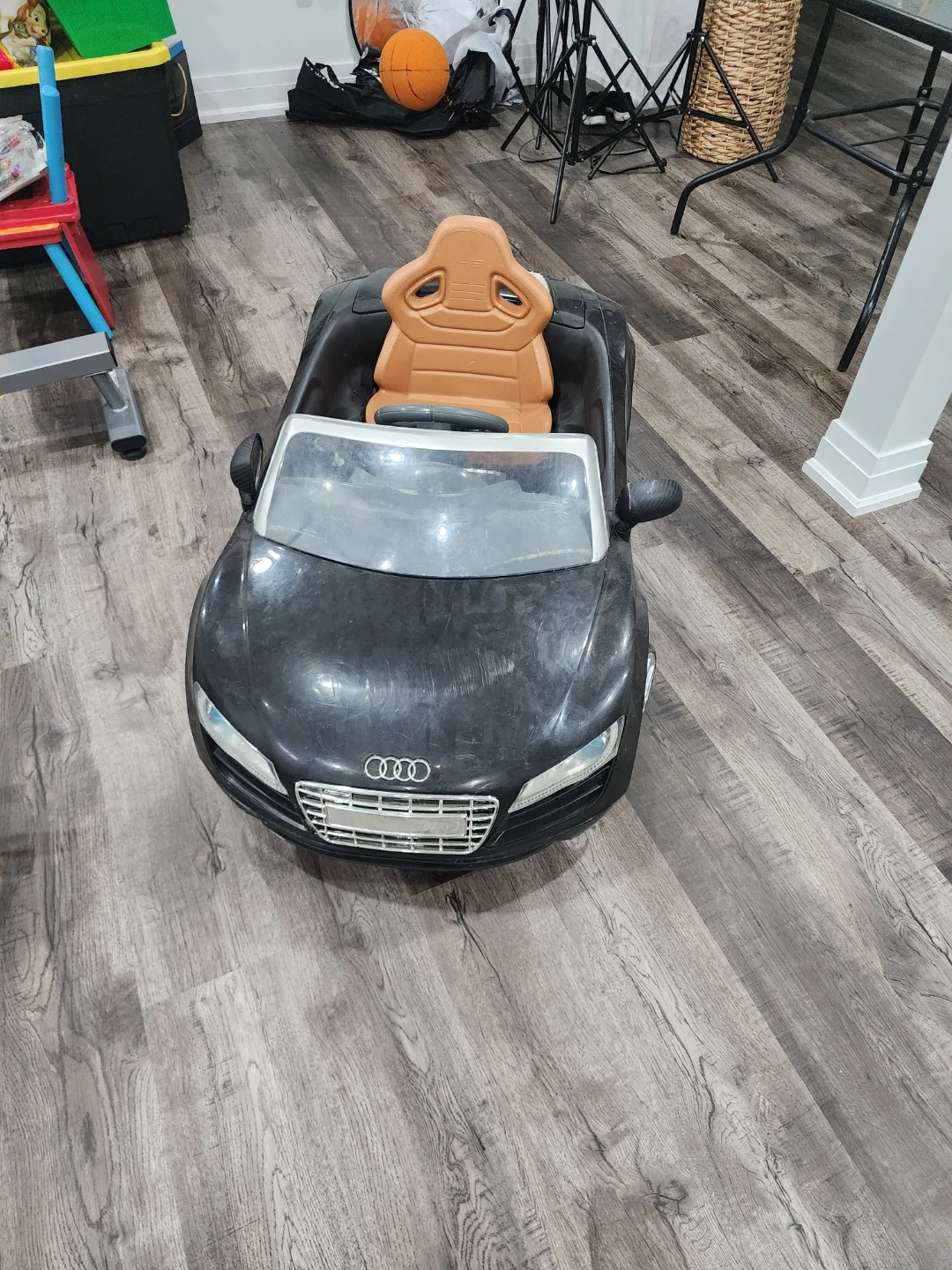 Audi R8 Ride-On Toy Car - photo 3