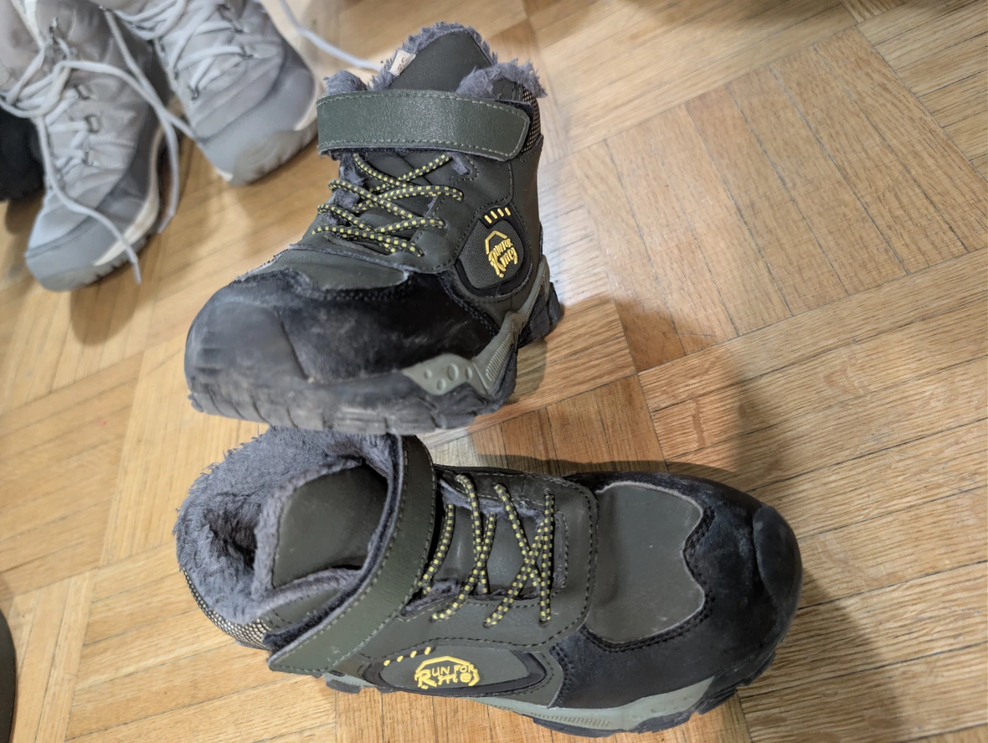 Moving Sale - Kids Winter Boots - photo 5