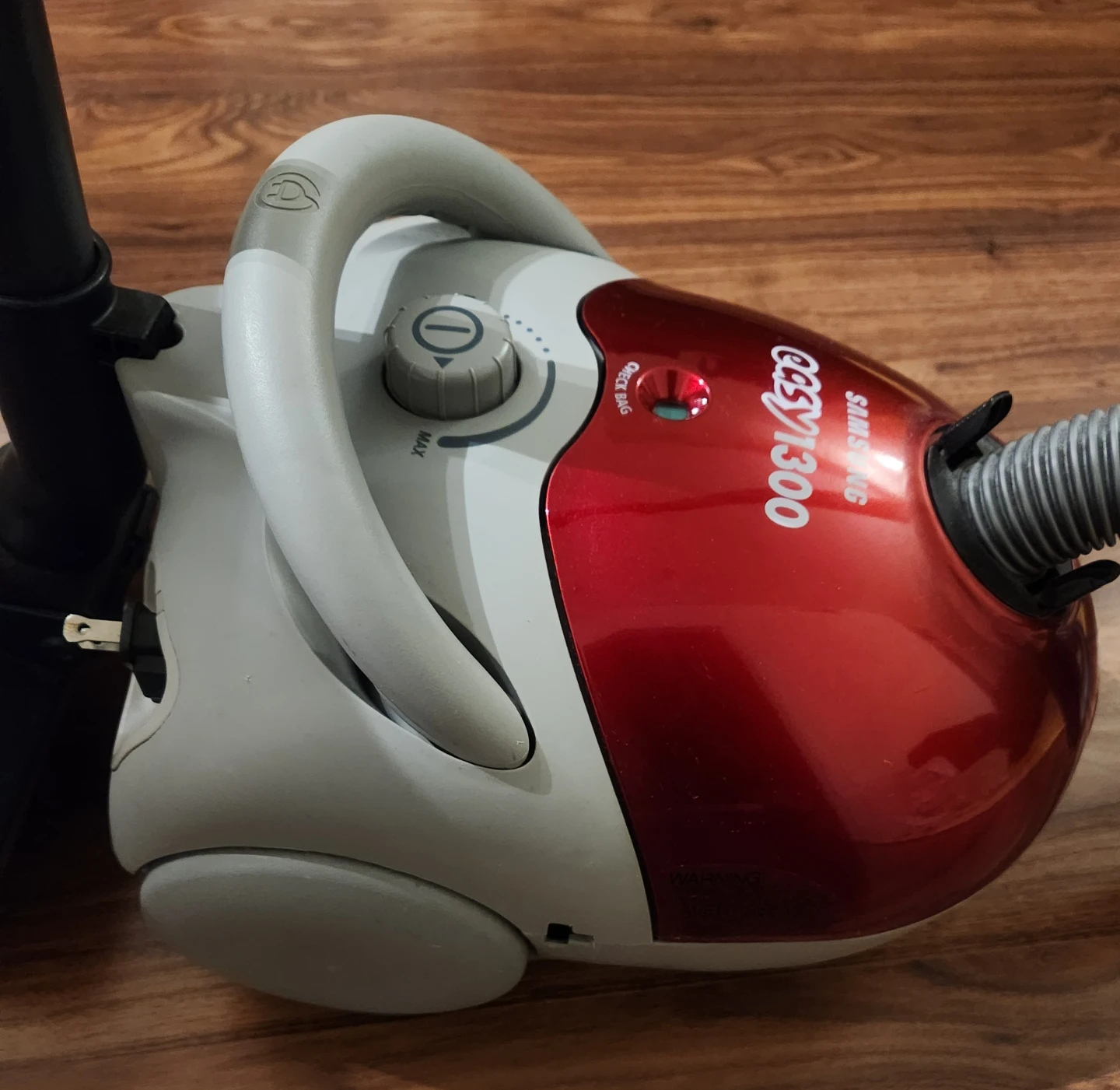 ⚽️ Samsung Easy 1300 Vacuum Cleaner