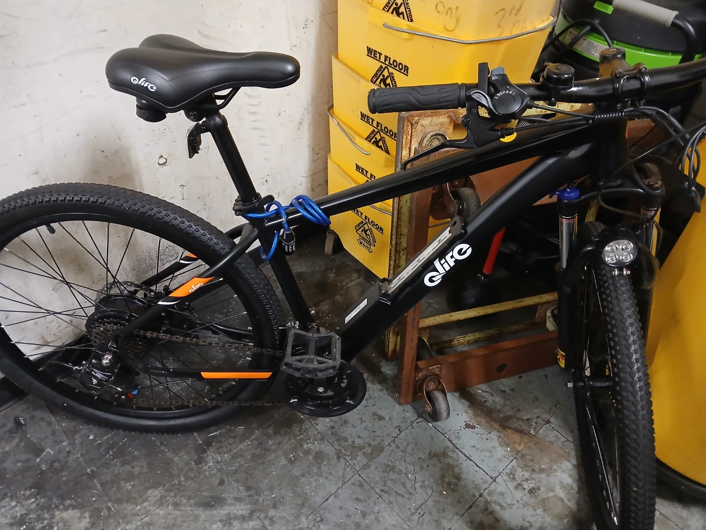 Qilive Black Mountain Bike