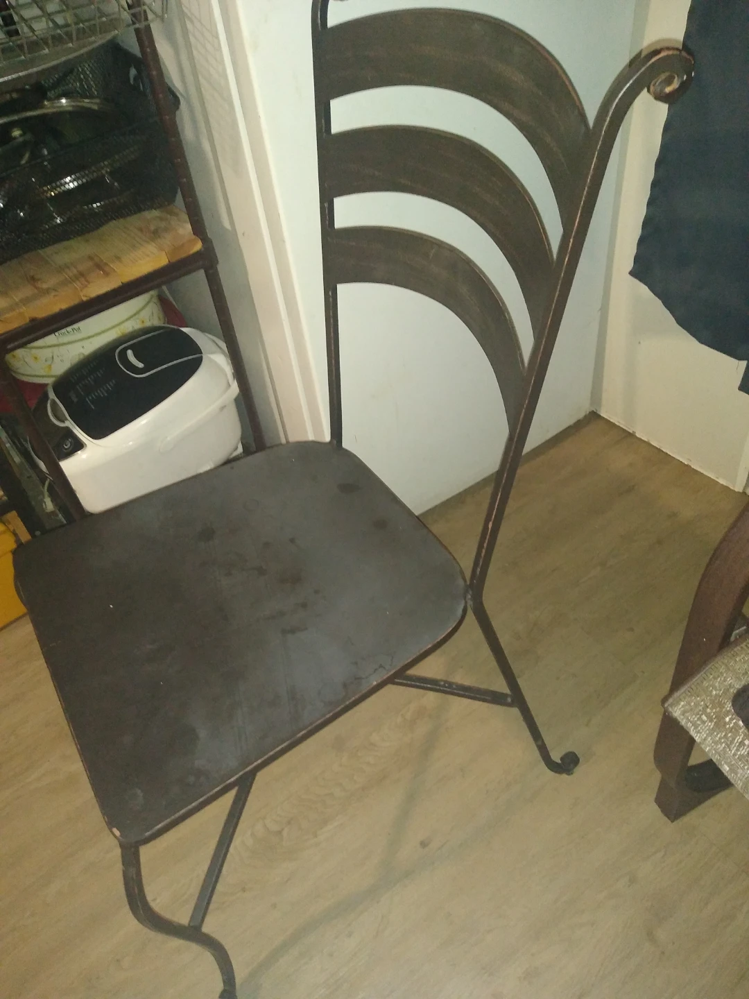 When they begin digging vintage wrought iron chair - photo 3