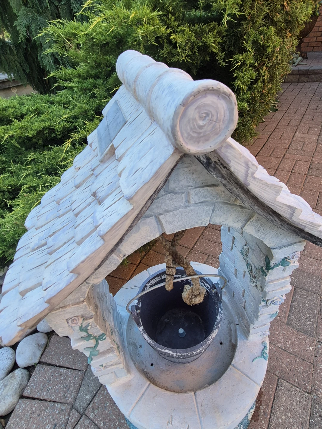Decorative Wishing Well Garden Ornament - photo 2