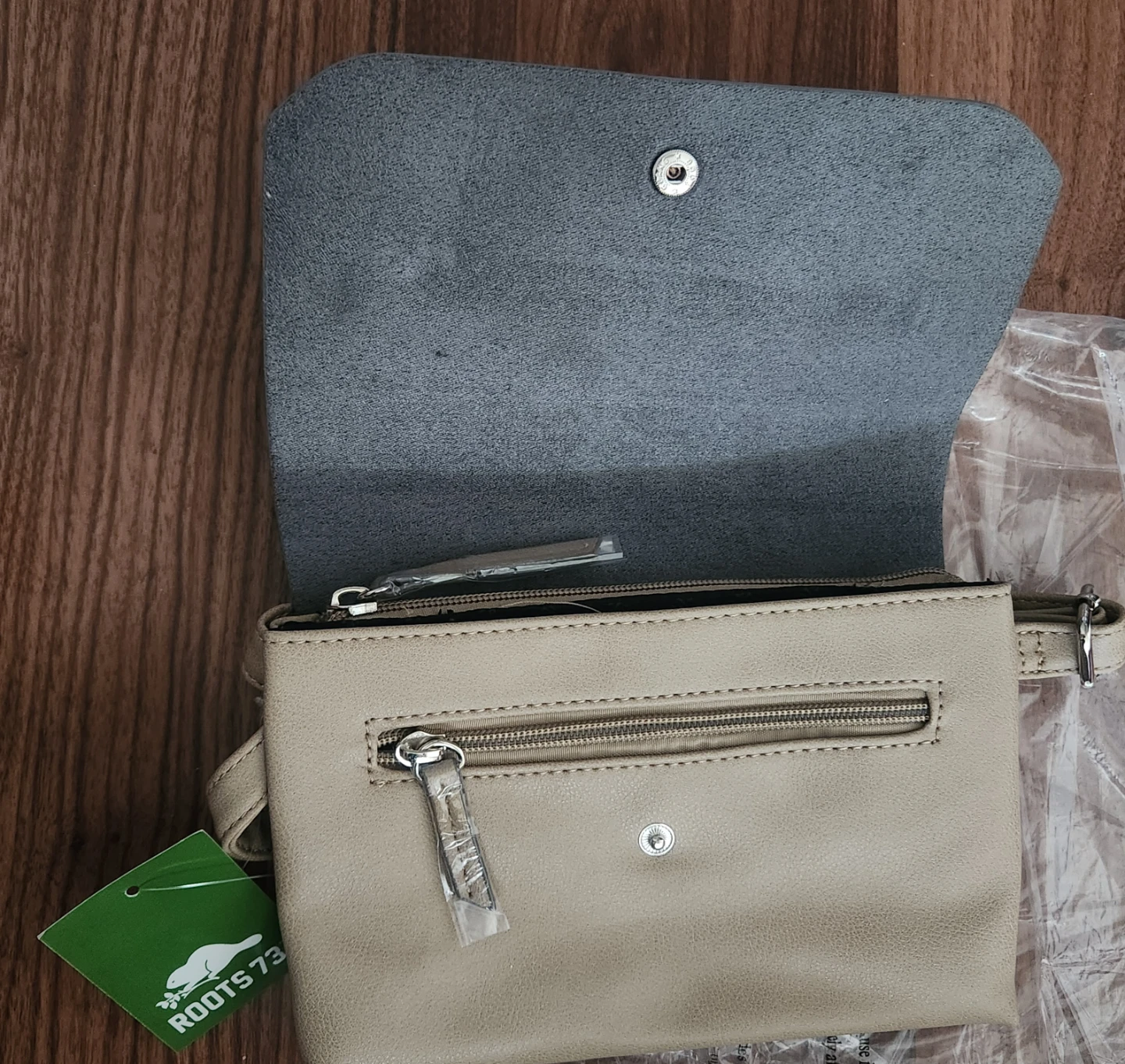 ⚽️ Brand New Roots 73 Crossbody Bag (NWT) - photo 3
