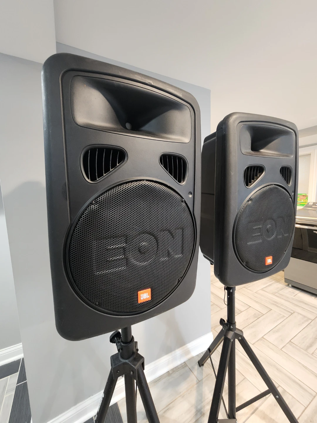 JBL EON15 G2 Powered Speaker Pair - photo 2