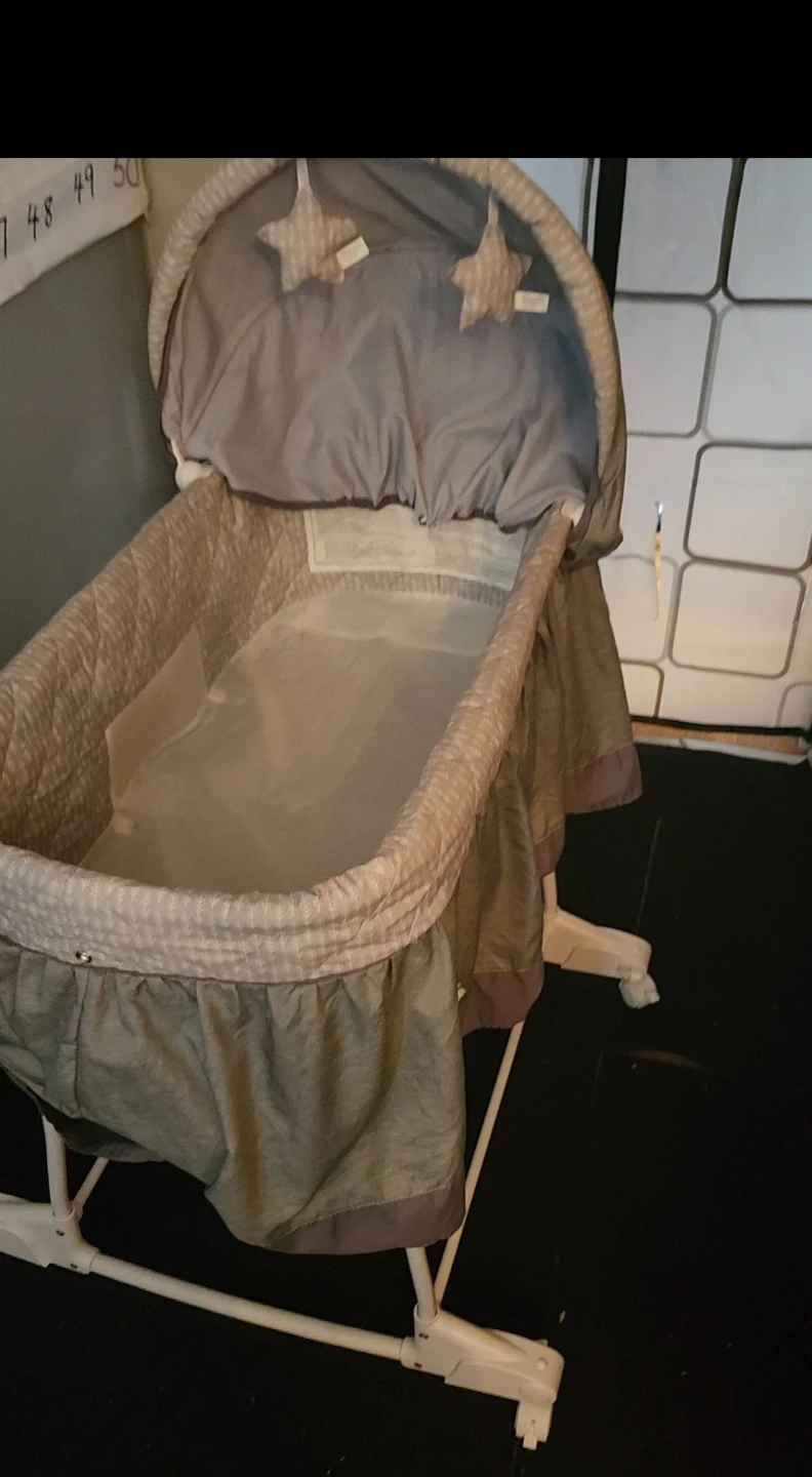 Grey Moses Basket with Stand