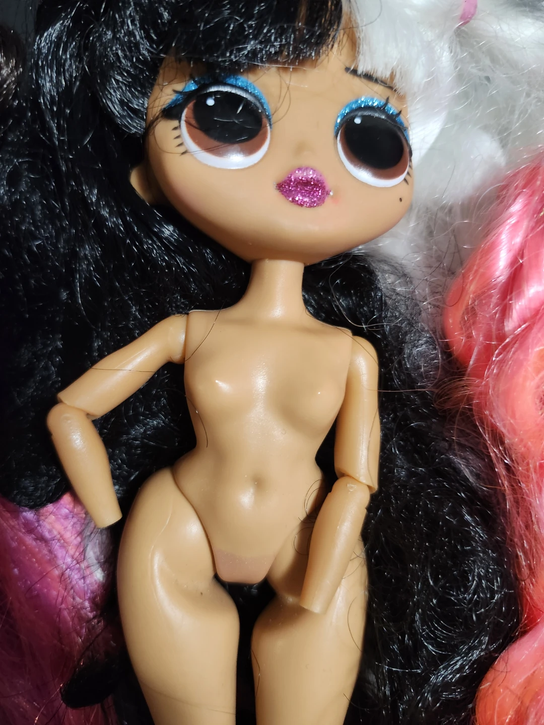 $10 for all lol omg dolls - photo 4
