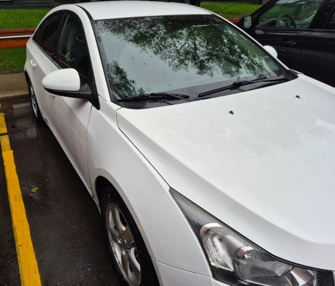 White Sedan - photo 2