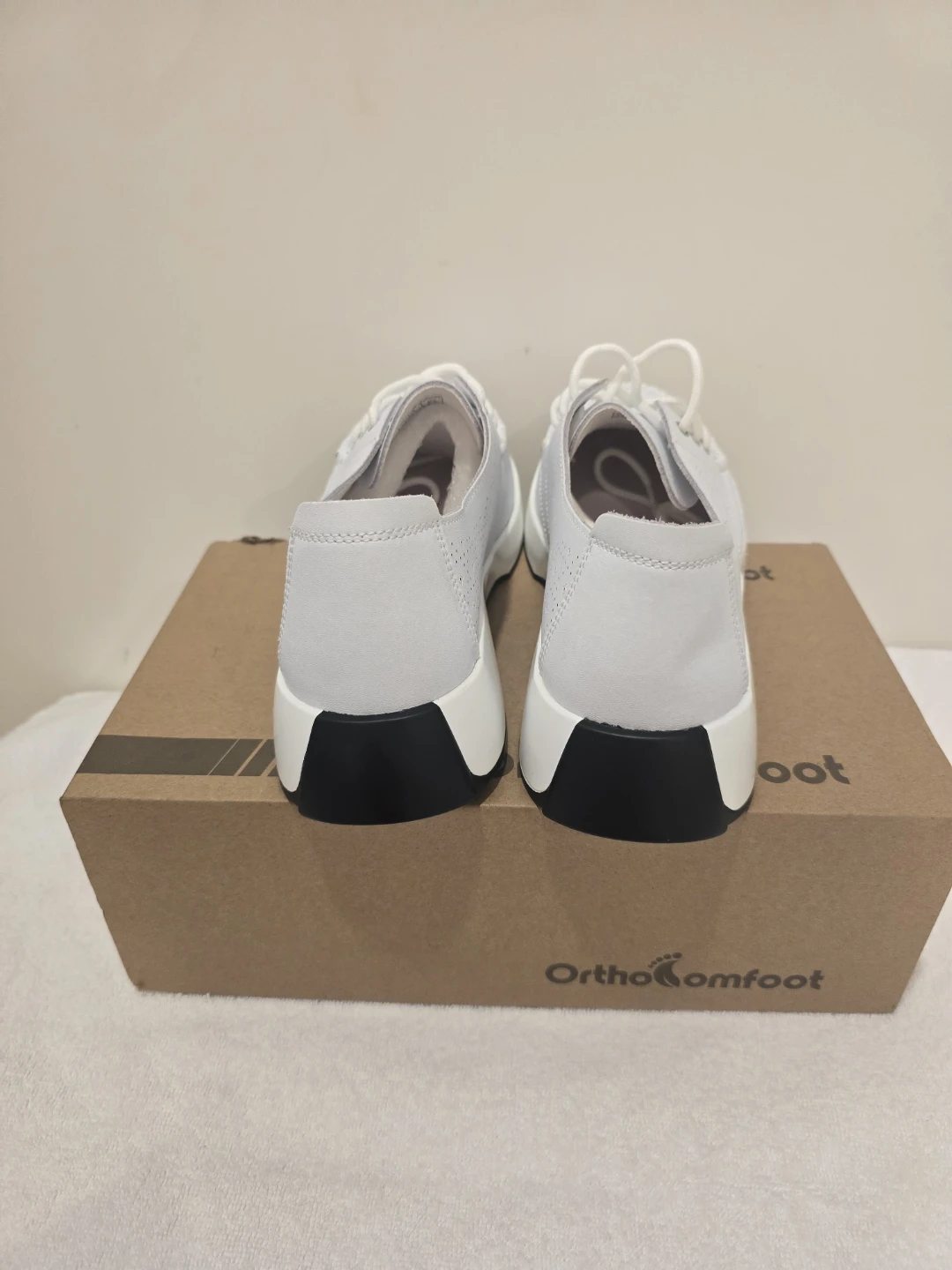 New Women's White Comfort Walking Shoes - Size 9.5 - photo 3