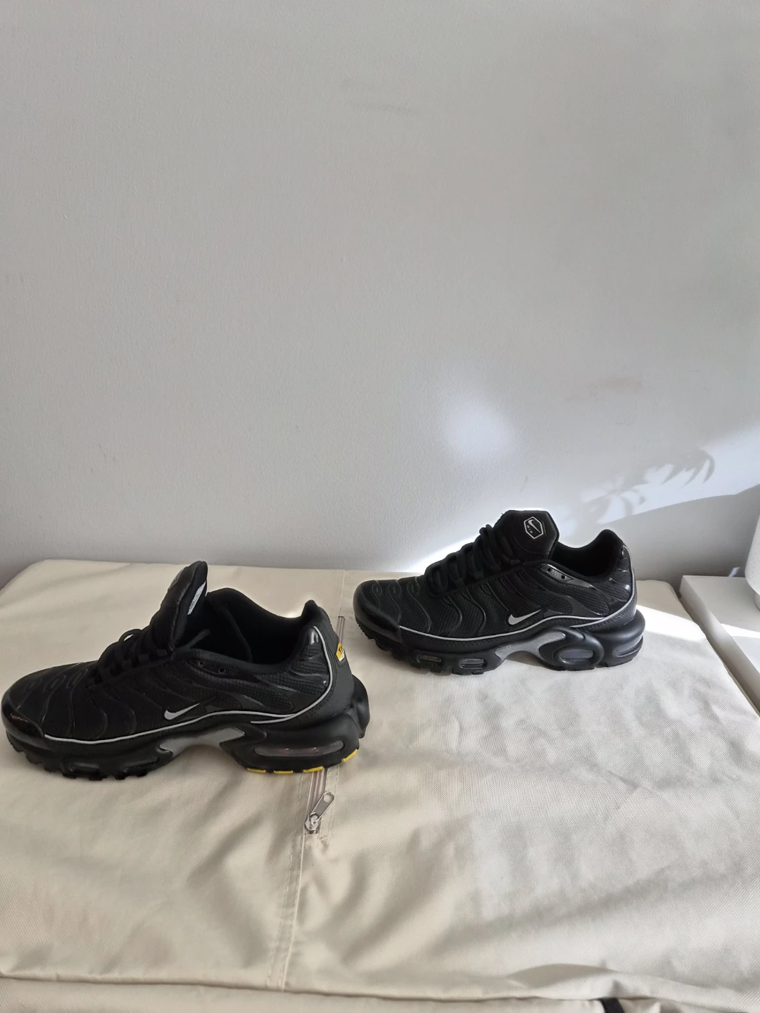 NIKE AM PLS OG RFLT-BK/SL/BK — Size 8.5 - photo 3