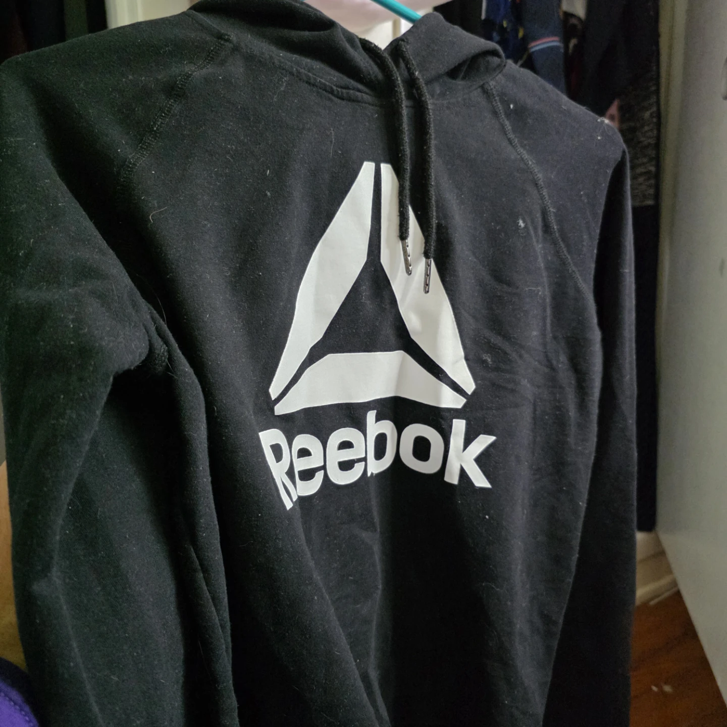 Reebok Black Hoodie⚽