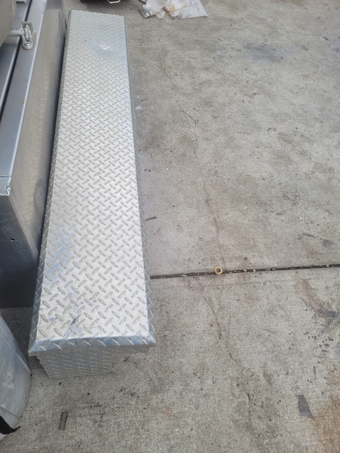 Lund Challenger Aluminum Truck Box - photo 3