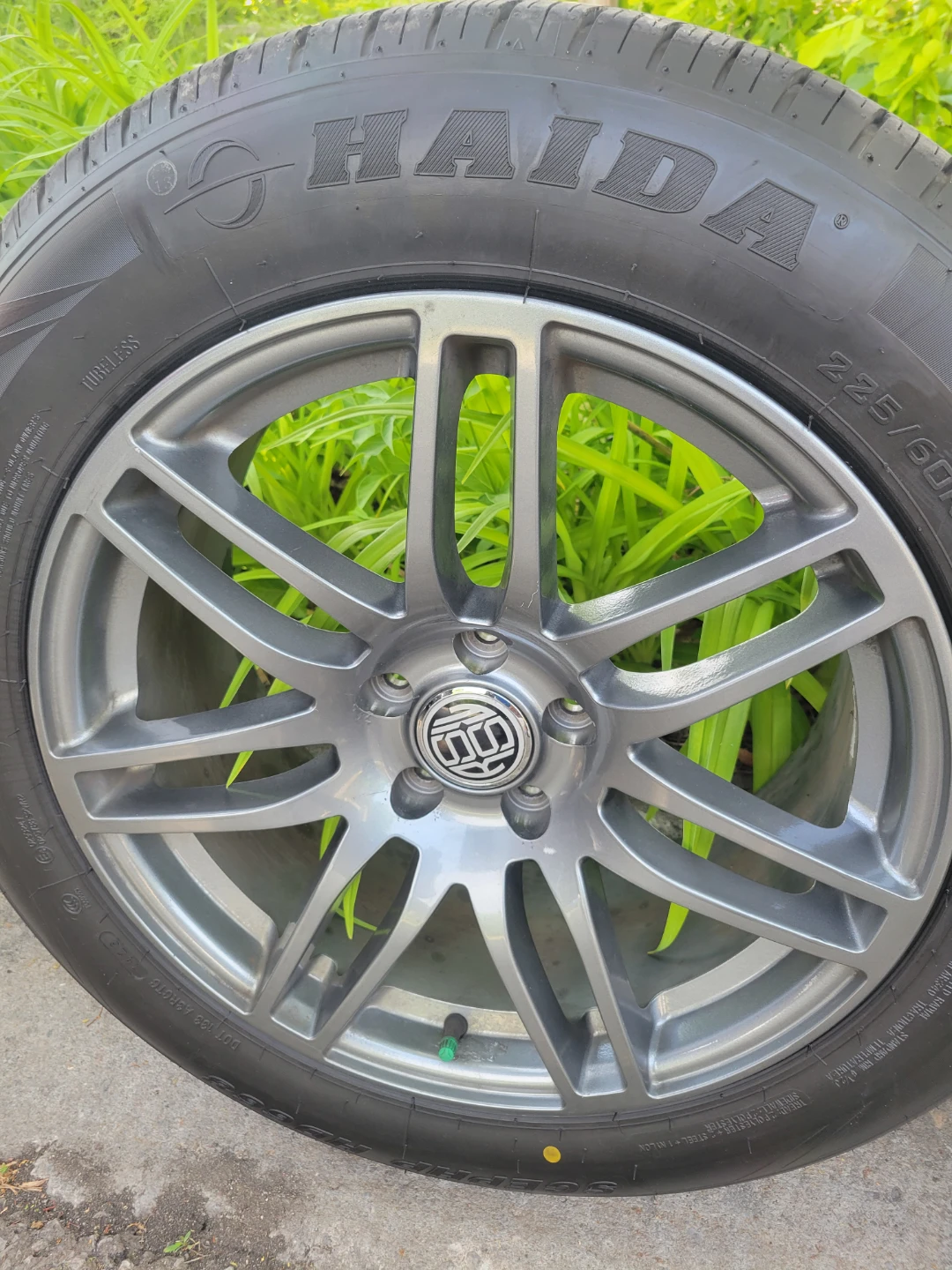 Haida 225/60R18 100V All-Season Tires (Set of 4) - photo 3
