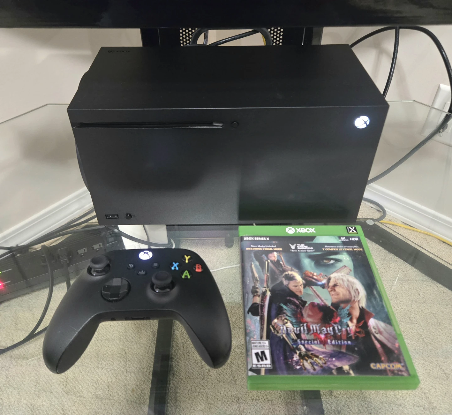 Xbox Series X + Devil May Cry 5 Special Edition - photo 2