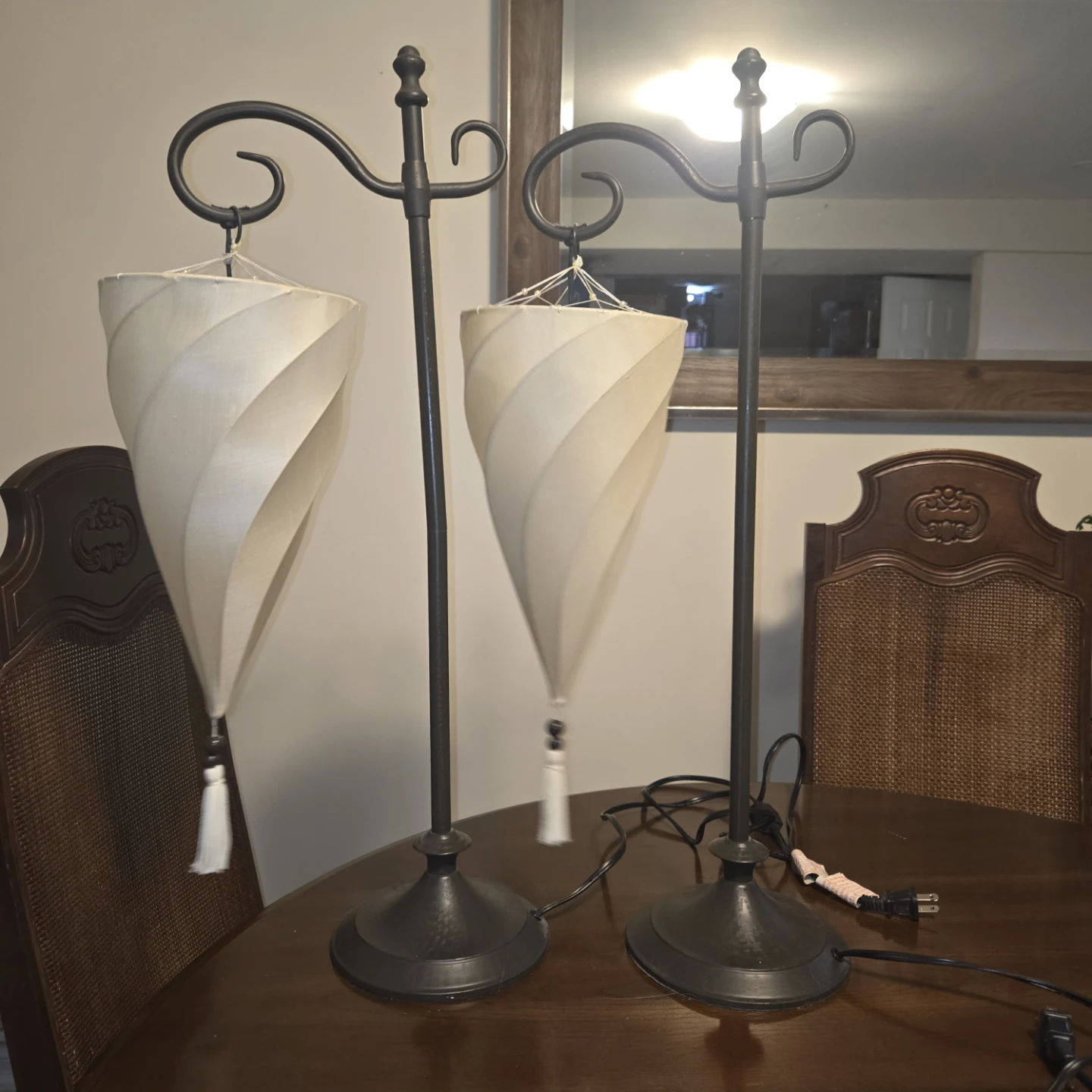 Rare Pottery Barn Silk Shade Lamps, Set of 2, Discontinued - photo 2