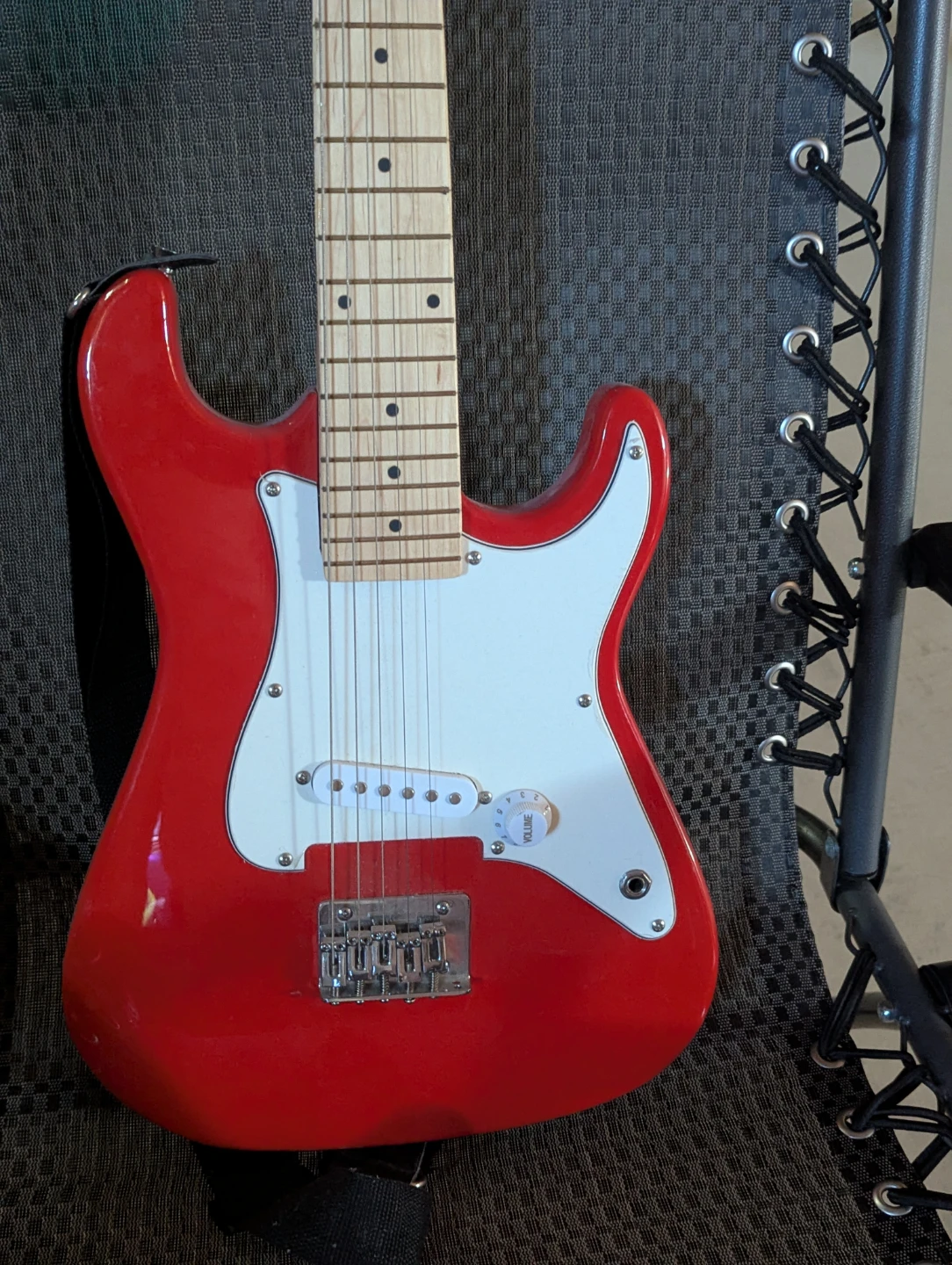 Red Electric Guitar - photo 2